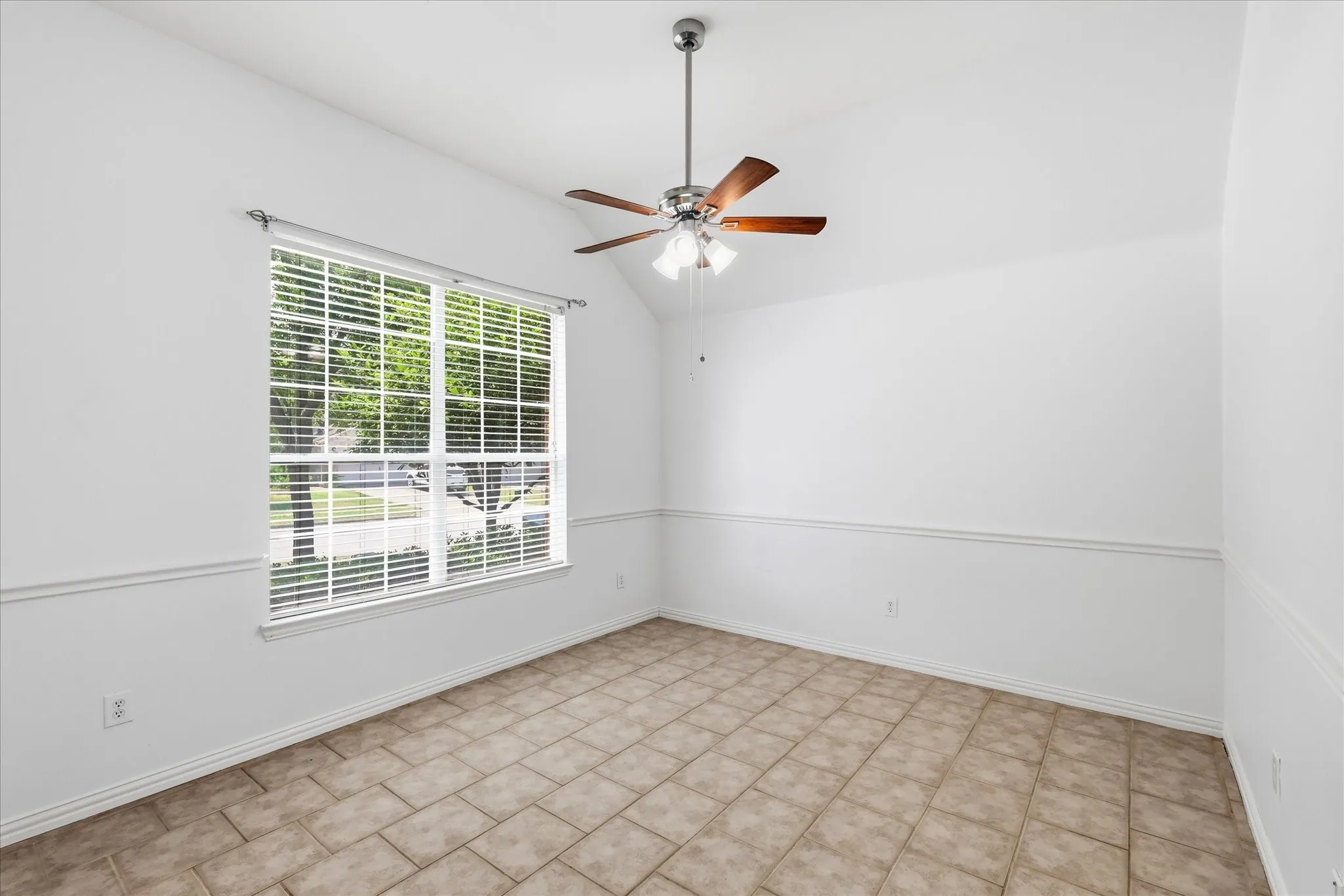 Single Family Residence For Sale in Denton County , 2725 Waterdance Drive, Little Elm, Texas 75068, 3 Bedrooms, 2 Bathrooms, 2 Garage spaces, 1,856 Sqft, built in 2006, Price $346,500, mls#21353253, Real Estate Agent in Little Elm, Homes For Sale in Denton county, Homes For Sale in Little Elm, Realtor in Little Elm Texas, Real Estate Brokerage Independent Realty Texas, Luminita Cordes Realtor