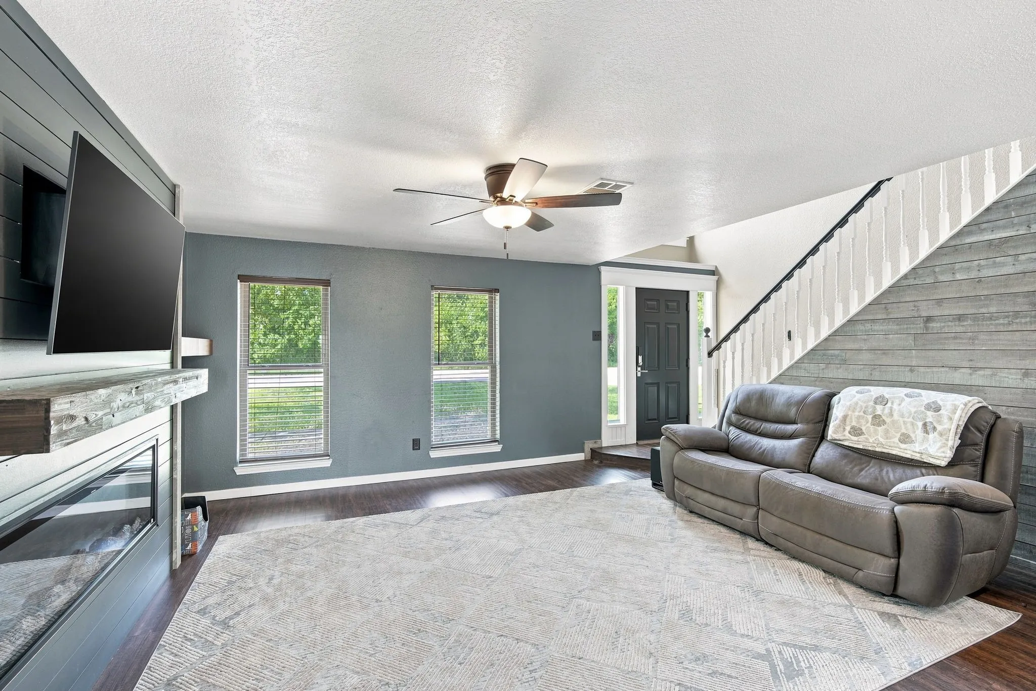 Single Family Residence For Sale in Hill County , 27172 Whispering Meadow Drive, Whitney, Texas 76692, 5 Bedroom, 4 Bathroom, 2 Garage spaces, 2,792 Sqft, built in 1996, mls#21350329, Real Estate Agent in Whitney, Homes For Sale in Hill county, Homes For Sale in Whitney, Realtor in Whitney Texas, Real Estate Brokerage Independent Realty Texas, Luminita Cordes Realtor