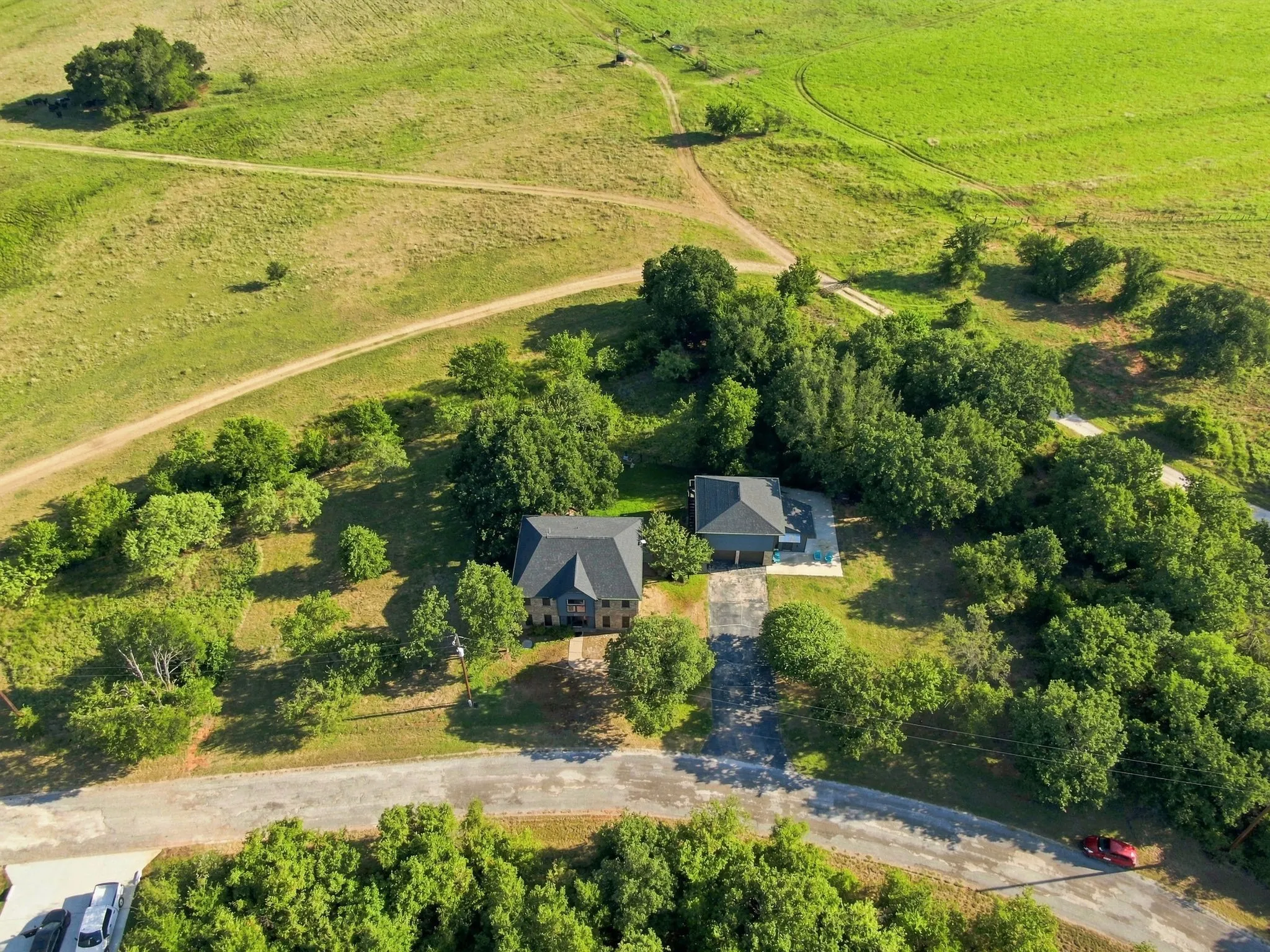 Single Family Residence For Sale in Hill County , 27172 Whispering Meadow Drive, Whitney, Texas 76692, 5 Bedroom, 4 Bathroom, 2 Garage spaces, 2,792 Sqft, built in 1996, mls#21350329, Real Estate Agent in Whitney, Homes For Sale in Hill county, Homes For Sale in Whitney, Realtor in Whitney Texas, Real Estate Brokerage Independent Realty Texas, Luminita Cordes Realtor
