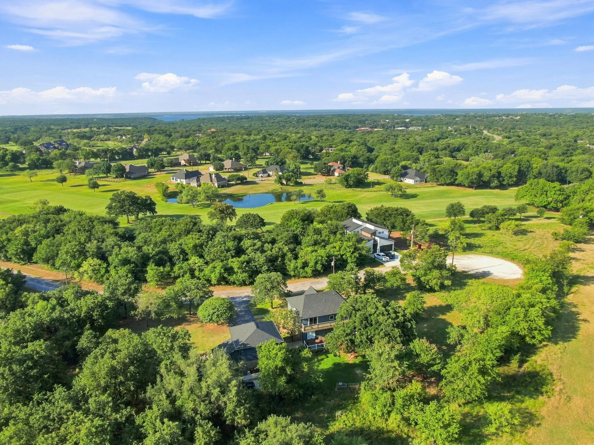 Single Family Residence For Sale in Hill County , 27172 Whispering Meadow Drive, Whitney, Texas 76692, 5 Bedroom, 4 Bathroom, 2 Garage spaces, 2,792 Sqft, built in 1996, mls#21350329, Real Estate Agent in Whitney, Homes For Sale in Hill county, Homes For Sale in Whitney, Realtor in Whitney Texas, Real Estate Brokerage Independent Realty Texas, Luminita Cordes Realtor