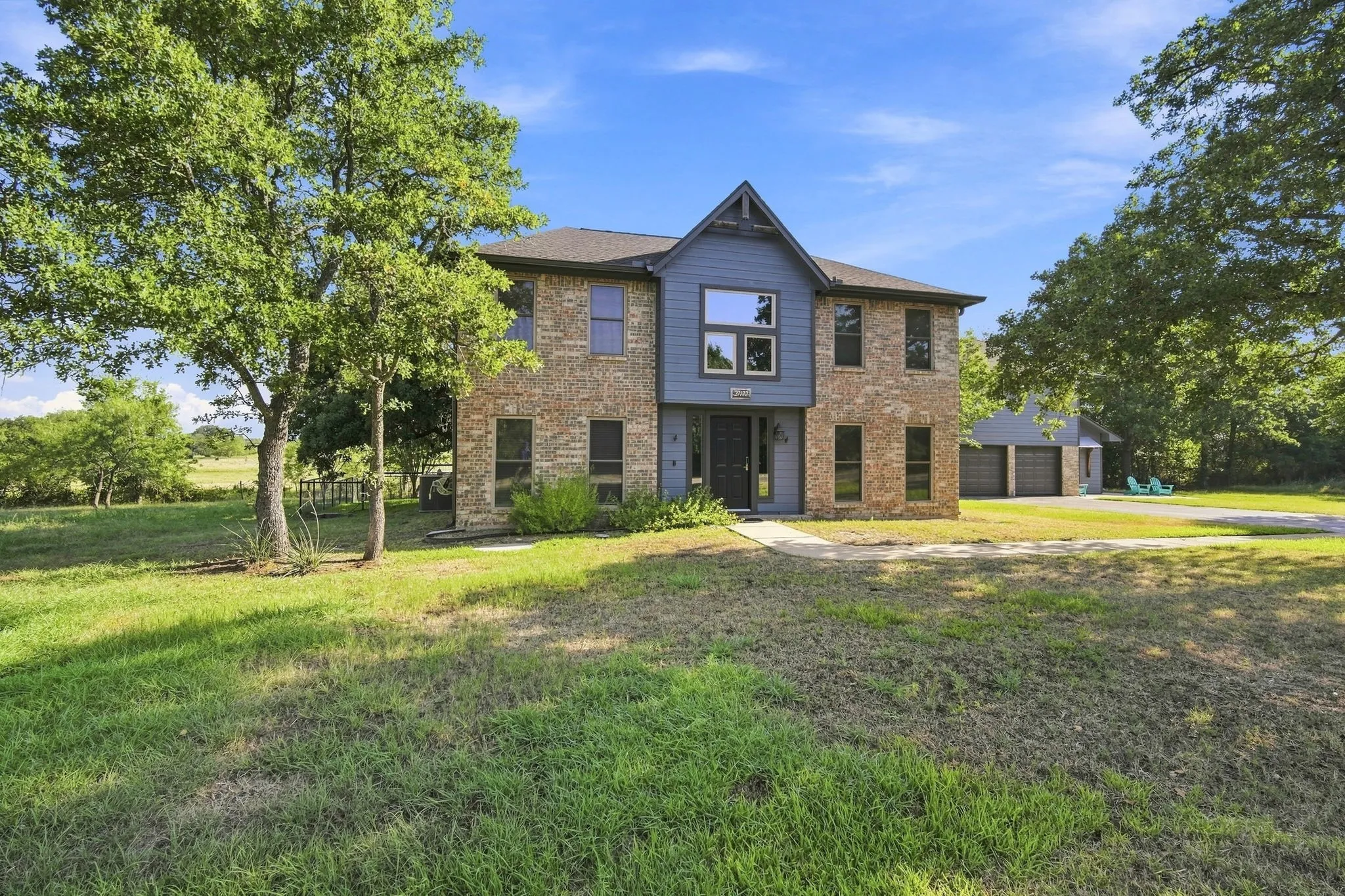 Single Family Residence For Sale in Hill County , 27172 Whispering Meadow Drive, Whitney, Texas 76692, 5 Bedroom, 4 Bathroom, 2 Garage spaces, 2,792 Sqft, built in 1996, mls#21350329, Real Estate Agent in Whitney, Homes For Sale in Hill county, Homes For Sale in Whitney, Realtor in Whitney Texas, Real Estate Brokerage Independent Realty Texas, Luminita Cordes Realtor