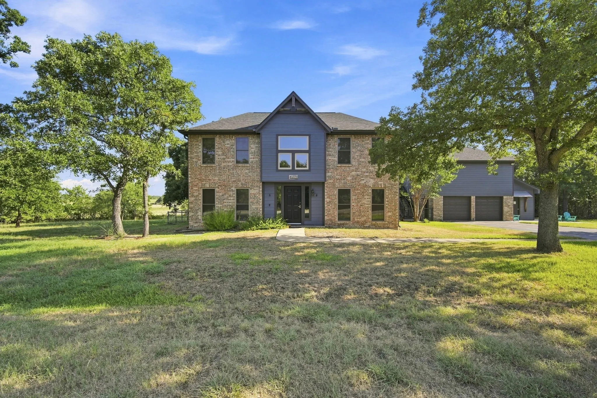 Single Family Residence For Sale in Hill County , 27172 Whispering Meadow Drive, Whitney, Texas 76692, 5 Bedroom, 4 Bathroom, 2 Garage spaces, 2,792 Sqft, built in 1996, mls#21350329, Real Estate Agent in Whitney, Homes For Sale in Hill county, Homes For Sale in Whitney, Realtor in Whitney Texas, Real Estate Brokerage Independent Realty Texas, Luminita Cordes Realtor