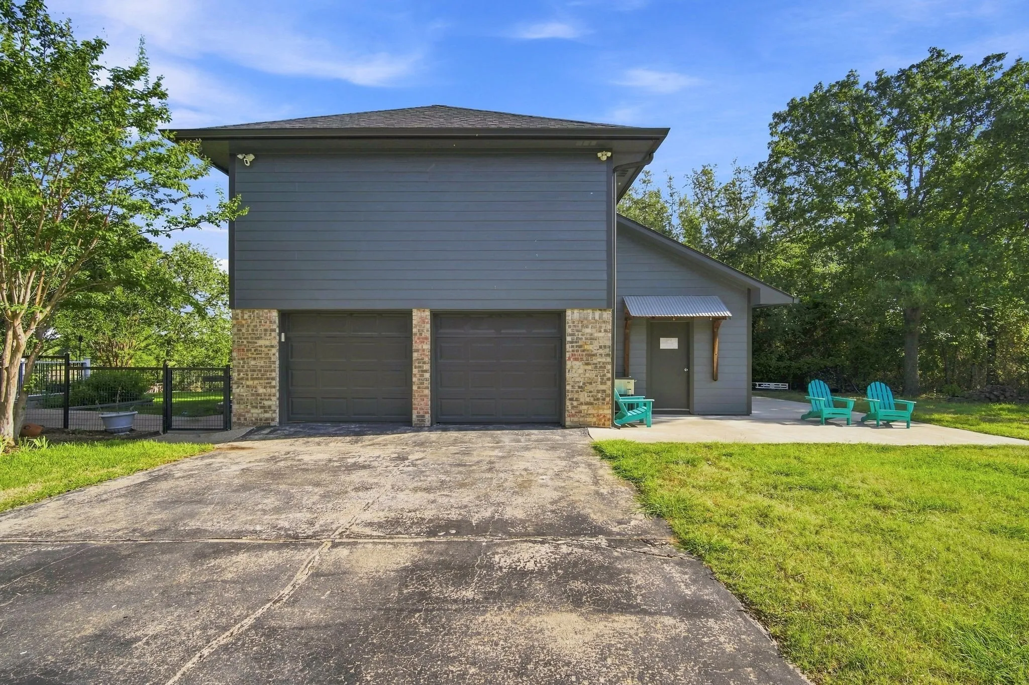 Single Family Residence For Sale in Hill County , 27172 Whispering Meadow Drive, Whitney, Texas 76692, 5 Bedroom, 4 Bathroom, 2 Garage spaces, 2,792 Sqft, built in 1996, mls#21350329, Real Estate Agent in Whitney, Homes For Sale in Hill county, Homes For Sale in Whitney, Realtor in Whitney Texas, Real Estate Brokerage Independent Realty Texas, Luminita Cordes Realtor