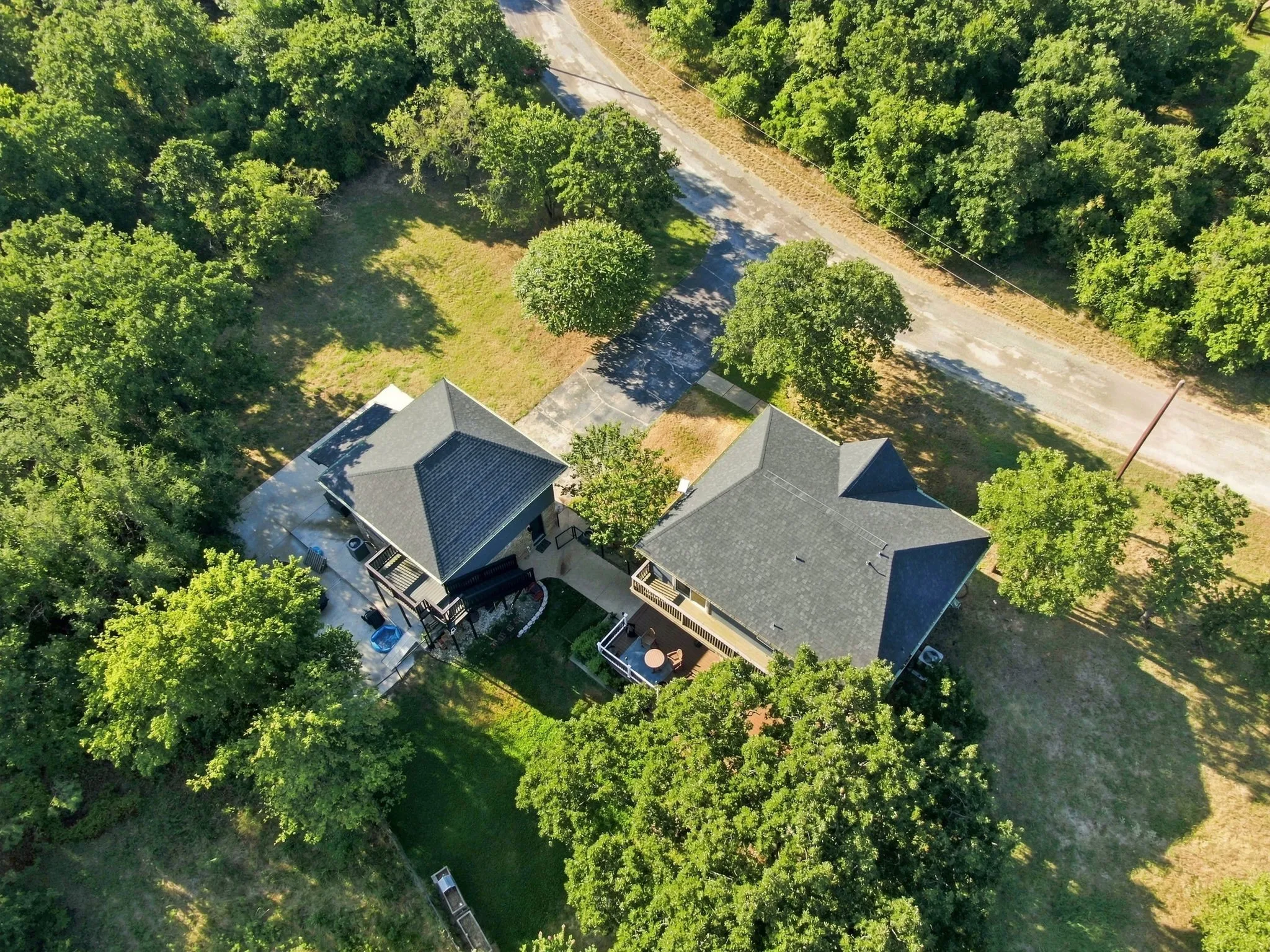 Single Family Residence For Sale in Hill County , 27172 Whispering Meadow Drive, Whitney, Texas 76692, 5 Bedroom, 4 Bathroom, 2 Garage spaces, 2,792 Sqft, built in 1996, mls#21350329, Real Estate Agent in Whitney, Homes For Sale in Hill county, Homes For Sale in Whitney, Realtor in Whitney Texas, Real Estate Brokerage Independent Realty Texas, Luminita Cordes Realtor