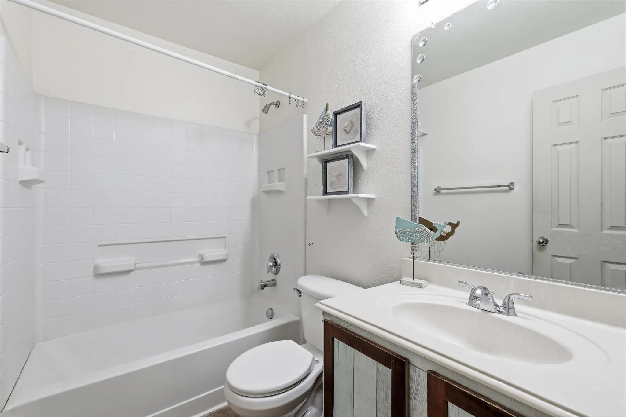 Single Family Residence For Rent in Denton County , 2340 Evening Song Drive, Little Elm, Texas 75068, 3 Bedrooms, 2 Bathrooms, 2 Garage spaces, 1,525 Sqft, built in 2005, Price $2,000, mls#21352309, Real Estate Agent in Little Elm, Homes For Rent in Denton county, Homes For Rent in Little Elm, Realtor in Little Elm Texas, Real Estate Brokerage Independent Realty Texas, Luminita Cordes Realtor
