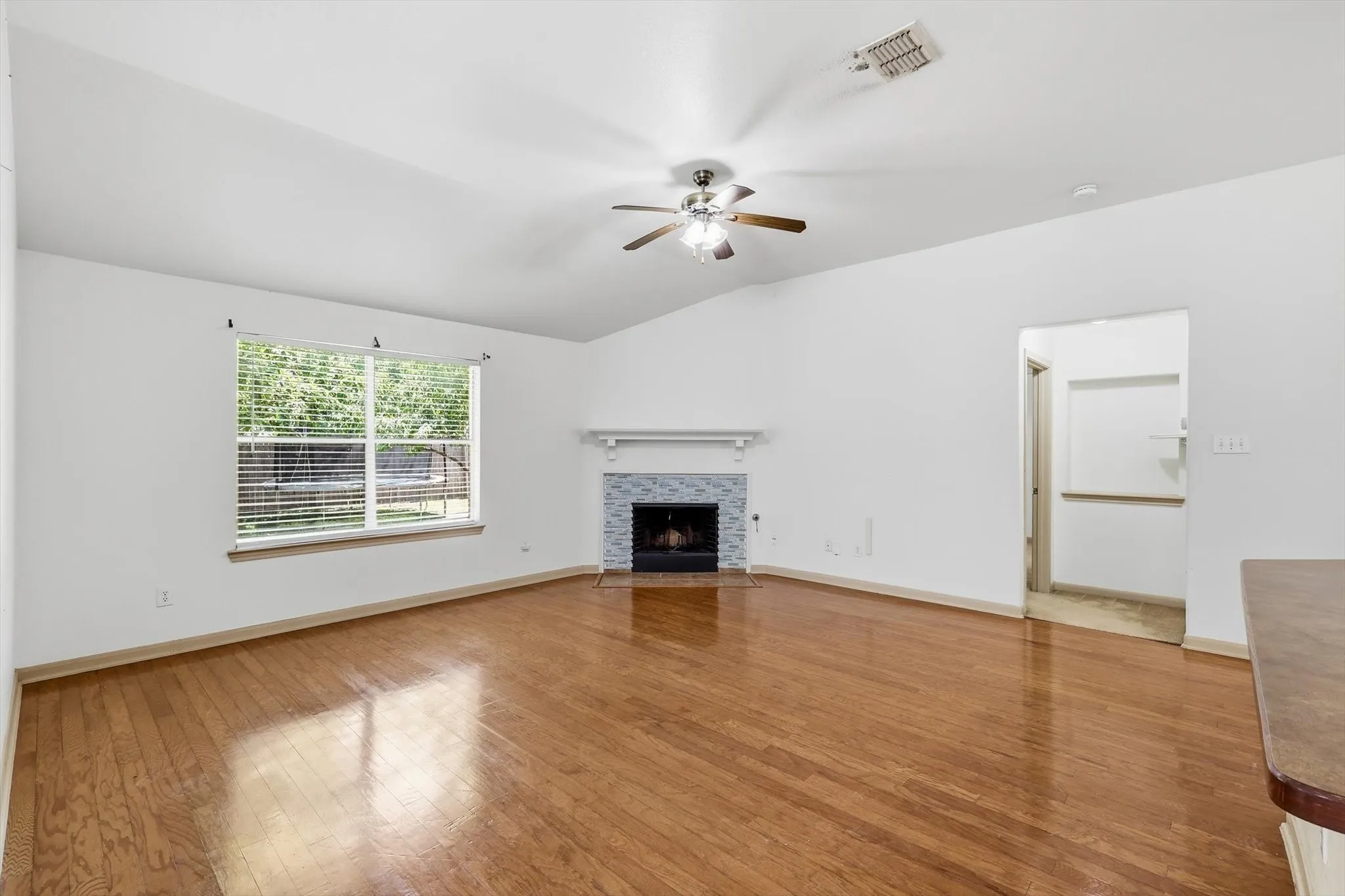 Single Family Residence For Rent in Denton County , 2340 Evening Song Drive, Little Elm, Texas 75068, 3 Bedrooms, 2 Bathrooms, 2 Garage spaces, 1,525 Sqft, built in 2005, Price $2,000, mls#21352309, Real Estate Agent in Little Elm, Homes For Rent in Denton county, Homes For Rent in Little Elm, Realtor in Little Elm Texas, Real Estate Brokerage Independent Realty Texas, Luminita Cordes Realtor