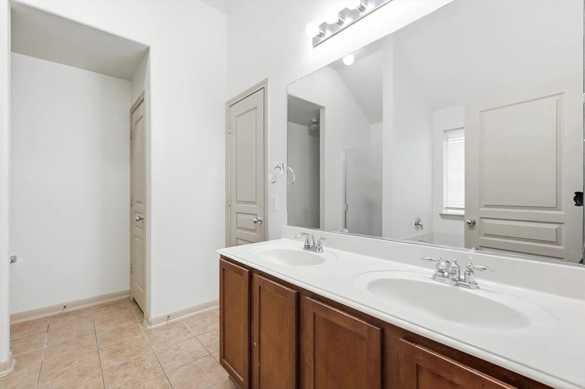 Single Family Residence For Rent in Denton County , 2340 Evening Song Drive, Little Elm, Texas 75068, 3 Bedrooms, 2 Bathrooms, 2 Garage spaces, 1,525 Sqft, built in 2005, Price $2,000, mls#21352309, Real Estate Agent in Little Elm, Homes For Rent in Denton county, Homes For Rent in Little Elm, Realtor in Little Elm Texas, Real Estate Brokerage Independent Realty Texas, Luminita Cordes Realtor