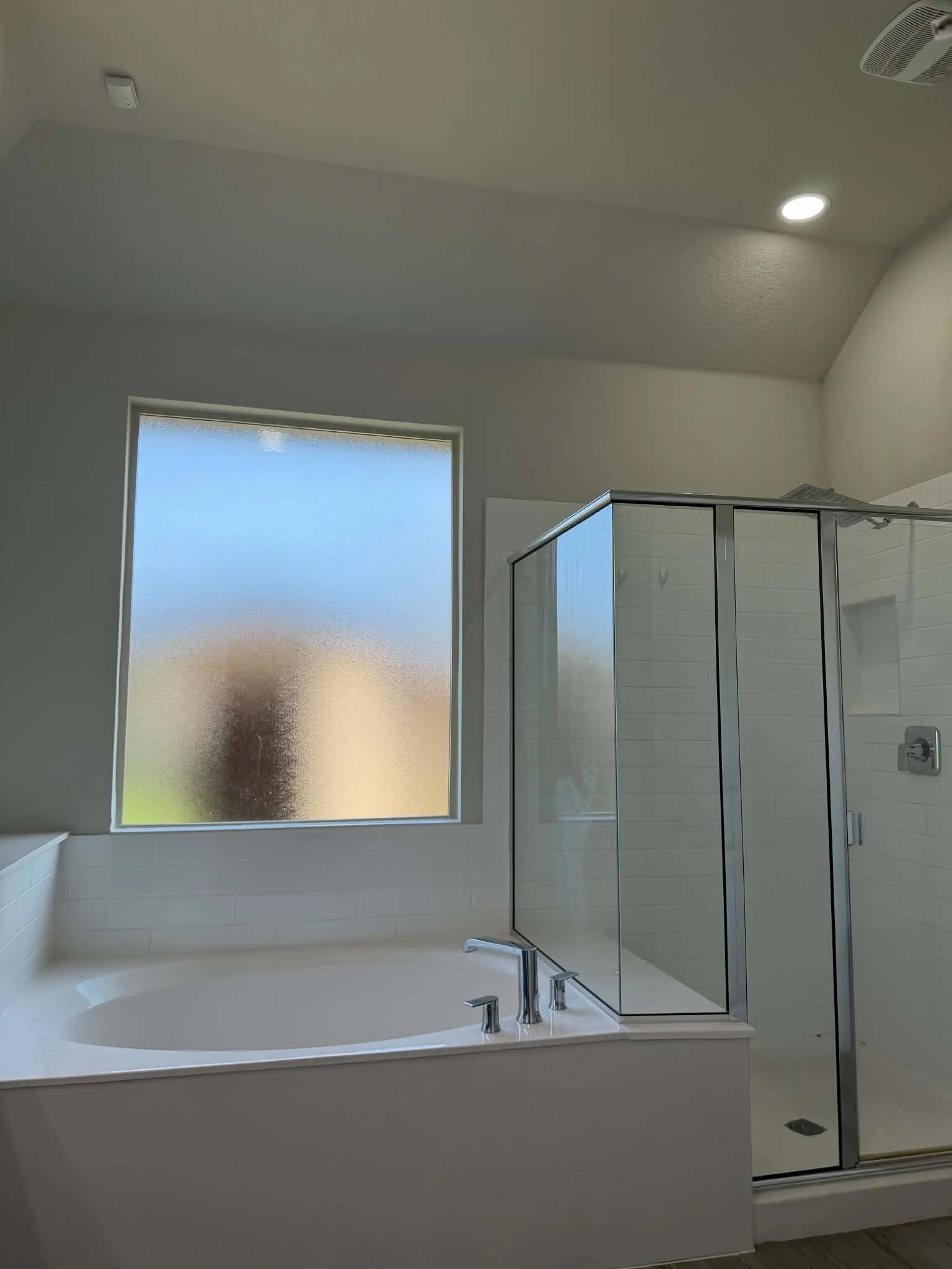 Single Family Residence For Sale in Denton County , 1033 Almond Street, Hickory Creek, Texas 75065, 4 Bedroom, 2 Bathroom, 2 Garage spaces, 1,809 Sqft, built in 2021, mls#21353277, Real Estate Agent in Hickory Creek, Homes For Sale in Denton county, Homes For Sale in Hickory Creek, Realtor in Hickory Creek Texas, Real Estate Brokerage Independent Realty Texas, Luminita Cordes Realtor