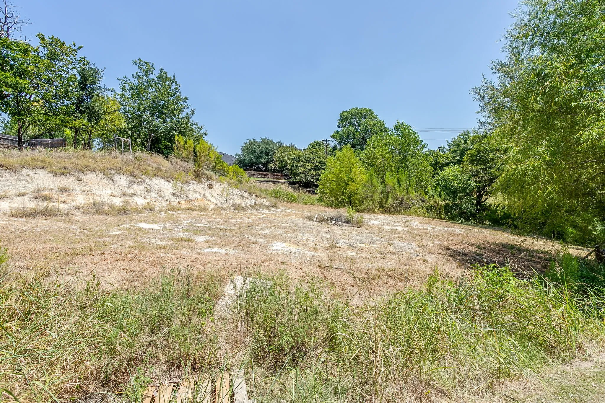 Single Family Residence For Sale in Parker County , 117 Danielle Drive, Hudson Oaks, Texas 76087, 4 Bedroom, 3 Bathroom, 3 Garage spaces, 2,650 Sqft, built in 2002, mls#21353270, Real Estate Agent in Hudson Oaks, Homes For Sale in Parker county, Homes For Sale in Hudson Oaks, Realtor in Hudson Oaks Texas, Real Estate Brokerage Independent Realty Texas, Luminita Cordes Realtor