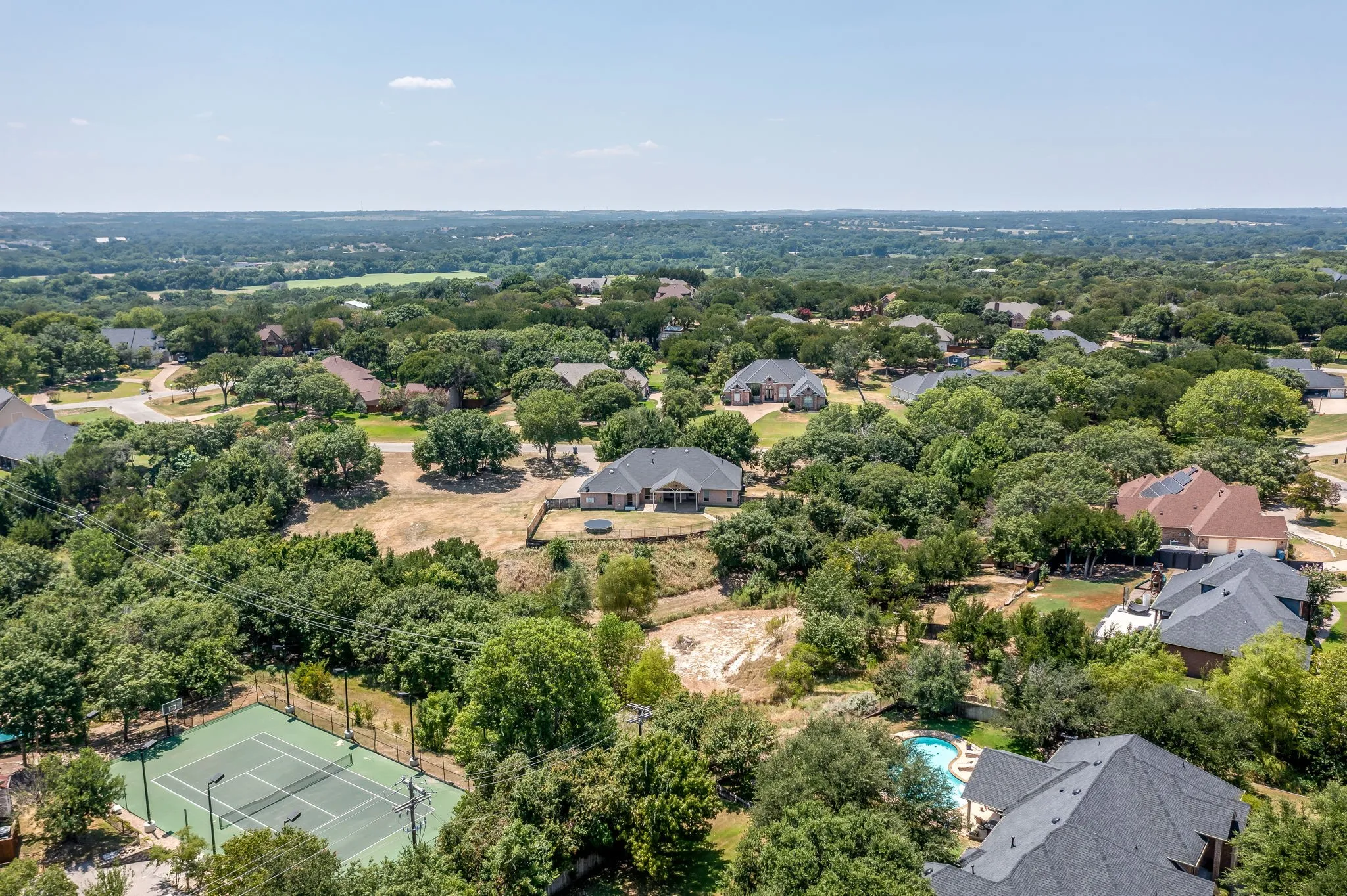 Single Family Residence For Sale in Parker County , 117 Danielle Drive, Hudson Oaks, Texas 76087, 4 Bedroom, 3 Bathroom, 3 Garage spaces, 2,650 Sqft, built in 2002, mls#21353270, Real Estate Agent in Hudson Oaks, Homes For Sale in Parker county, Homes For Sale in Hudson Oaks, Realtor in Hudson Oaks Texas, Real Estate Brokerage Independent Realty Texas, Luminita Cordes Realtor