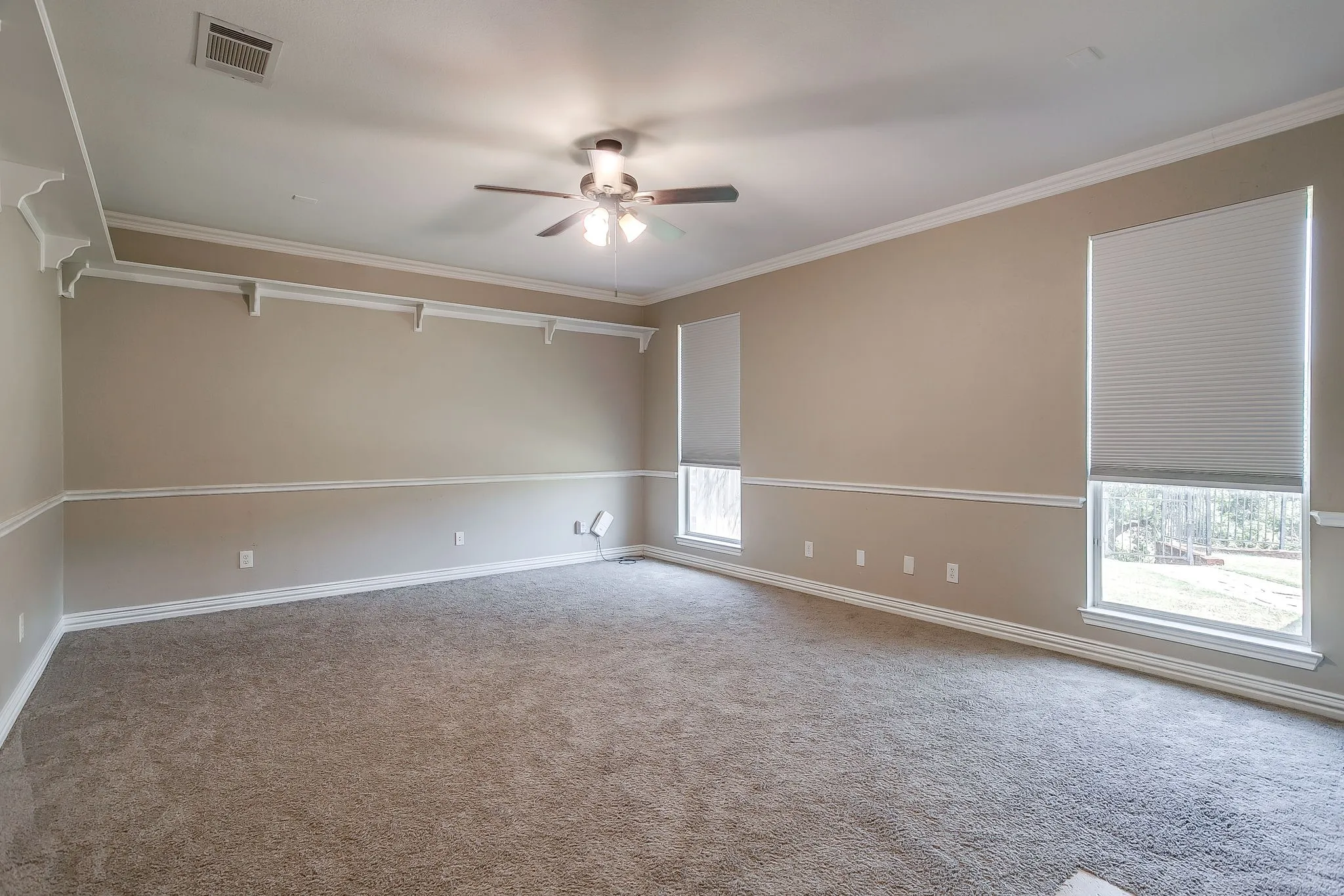 Single Family Residence For Sale in Parker County , 117 Danielle Drive, Hudson Oaks, Texas 76087, 4 Bedroom, 3 Bathroom, 3 Garage spaces, 2,650 Sqft, built in 2002, mls#21353270, Real Estate Agent in Hudson Oaks, Homes For Sale in Parker county, Homes For Sale in Hudson Oaks, Realtor in Hudson Oaks Texas, Real Estate Brokerage Independent Realty Texas, Luminita Cordes Realtor
