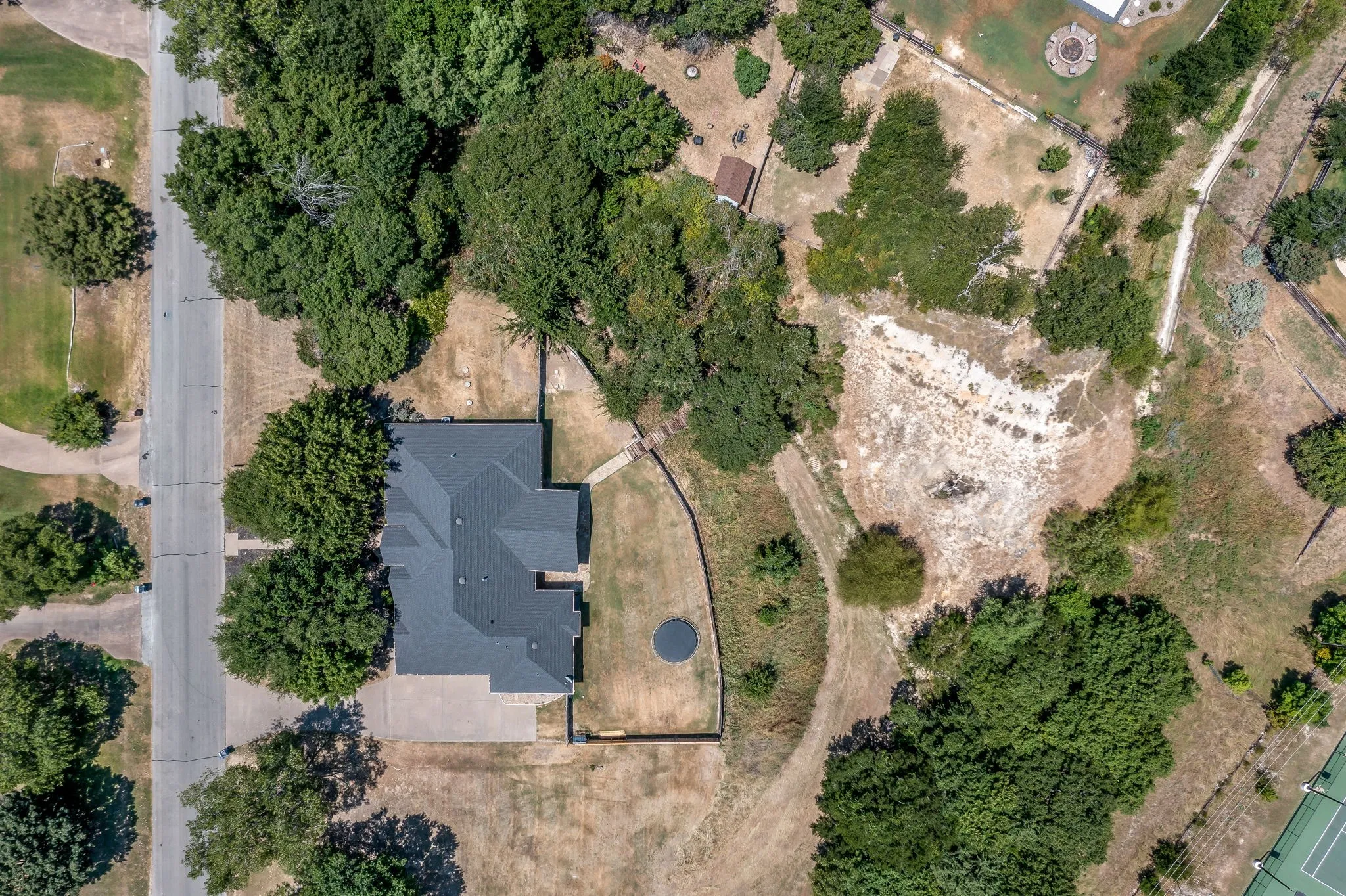 Single Family Residence For Sale in Parker County , 117 Danielle Drive, Hudson Oaks, Texas 76087, 4 Bedroom, 3 Bathroom, 3 Garage spaces, 2,650 Sqft, built in 2002, mls#21353270, Real Estate Agent in Hudson Oaks, Homes For Sale in Parker county, Homes For Sale in Hudson Oaks, Realtor in Hudson Oaks Texas, Real Estate Brokerage Independent Realty Texas, Luminita Cordes Realtor