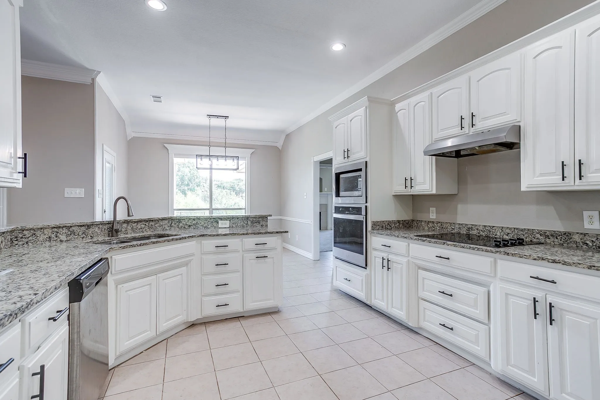Single Family Residence For Sale in Parker County , 117 Danielle Drive, Hudson Oaks, Texas 76087, 4 Bedroom, 3 Bathroom, 3 Garage spaces, 2,650 Sqft, built in 2002, mls#21353270, Real Estate Agent in Hudson Oaks, Homes For Sale in Parker county, Homes For Sale in Hudson Oaks, Realtor in Hudson Oaks Texas, Real Estate Brokerage Independent Realty Texas, Luminita Cordes Realtor