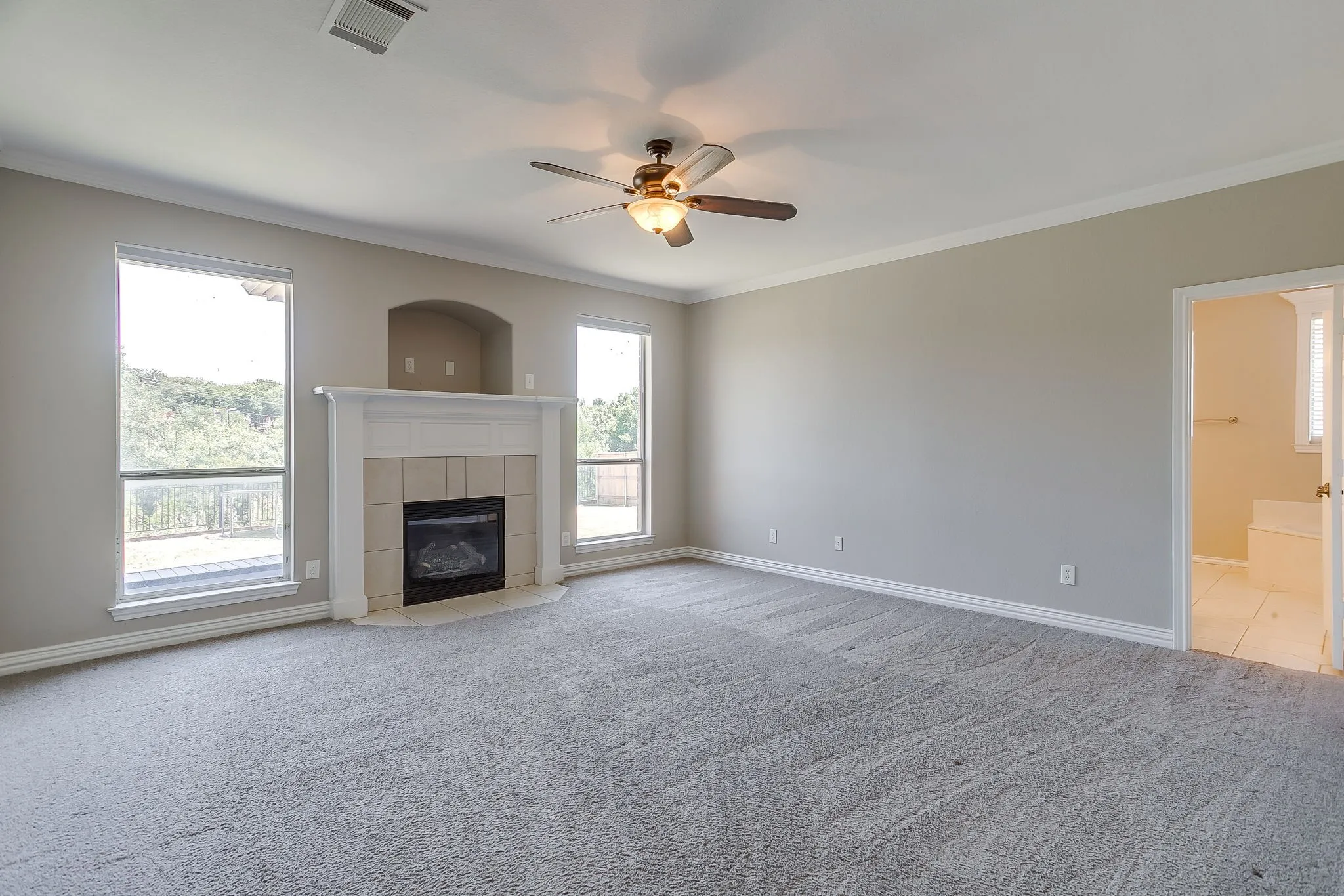 Single Family Residence For Sale in Parker County , 117 Danielle Drive, Hudson Oaks, Texas 76087, 4 Bedroom, 3 Bathroom, 3 Garage spaces, 2,650 Sqft, built in 2002, mls#21353270, Real Estate Agent in Hudson Oaks, Homes For Sale in Parker county, Homes For Sale in Hudson Oaks, Realtor in Hudson Oaks Texas, Real Estate Brokerage Independent Realty Texas, Luminita Cordes Realtor