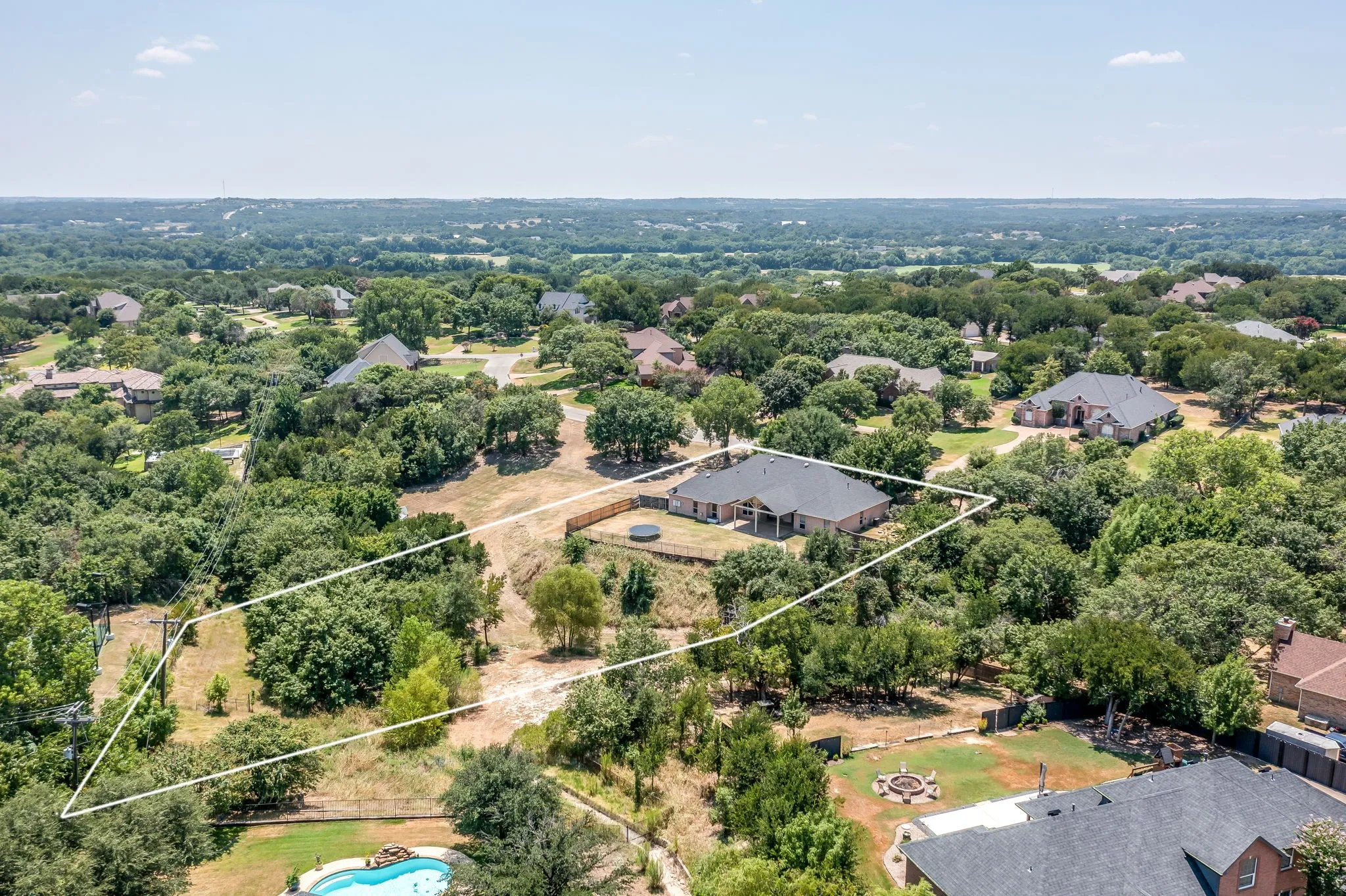 Single Family Residence For Sale in Parker County , 117 Danielle Drive, Hudson Oaks, Texas 76087, 4 Bedroom, 3 Bathroom, 3 Garage spaces, 2,650 Sqft, built in 2002, mls#21353270, Real Estate Agent in Hudson Oaks, Homes For Sale in Parker county, Homes For Sale in Hudson Oaks, Realtor in Hudson Oaks Texas, Real Estate Brokerage Independent Realty Texas, Luminita Cordes Realtor