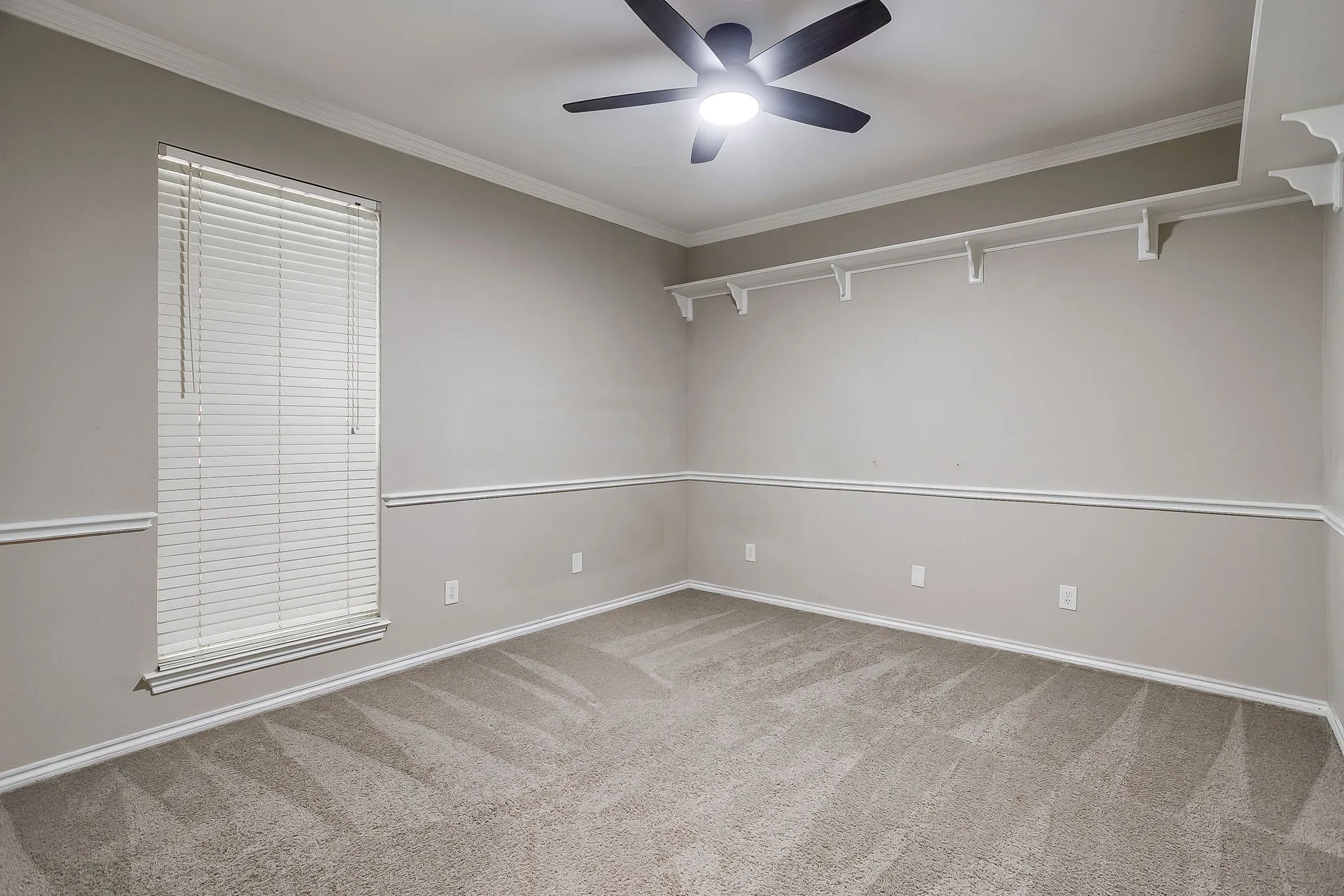 Single Family Residence For Sale in Parker County , 117 Danielle Drive, Hudson Oaks, Texas 76087, 4 Bedroom, 3 Bathroom, 3 Garage spaces, 2,650 Sqft, built in 2002, mls#21353270, Real Estate Agent in Hudson Oaks, Homes For Sale in Parker county, Homes For Sale in Hudson Oaks, Realtor in Hudson Oaks Texas, Real Estate Brokerage Independent Realty Texas, Luminita Cordes Realtor