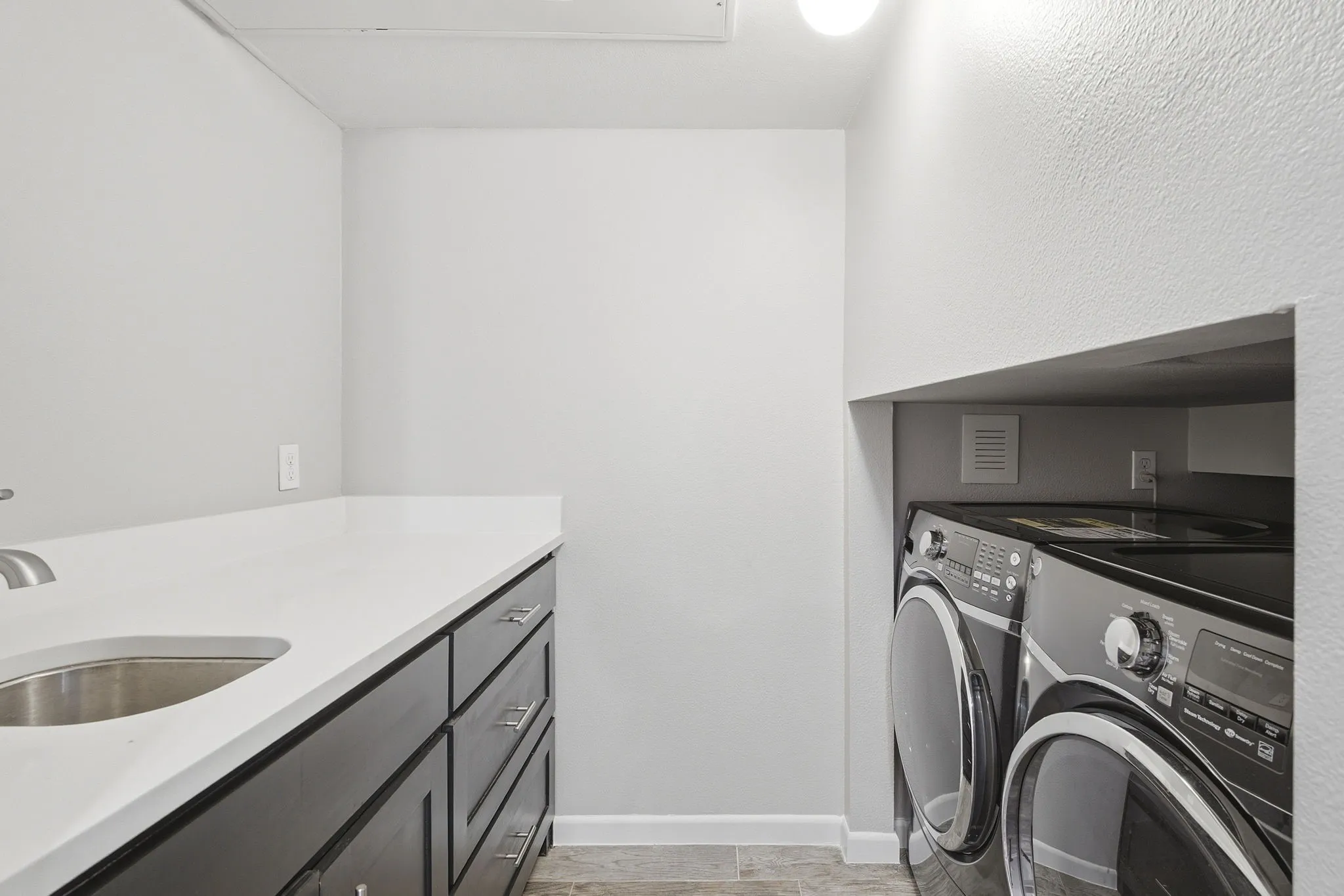 Condominium For Sale in Dallas County , 333 Melrose Drive 31D, Richardson, Texas 75080, 2 Bedroom, 2 Bathroom, Garage spaces, 1,377 Sqft, built in 2017, mls#21353046, Real Estate Agent in Richardson, Homes For Sale in Dallas county, Homes For Sale in Richardson, Realtor in Richardson Texas, Real Estate Brokerage Independent Realty Texas, Luminita Cordes Realtor