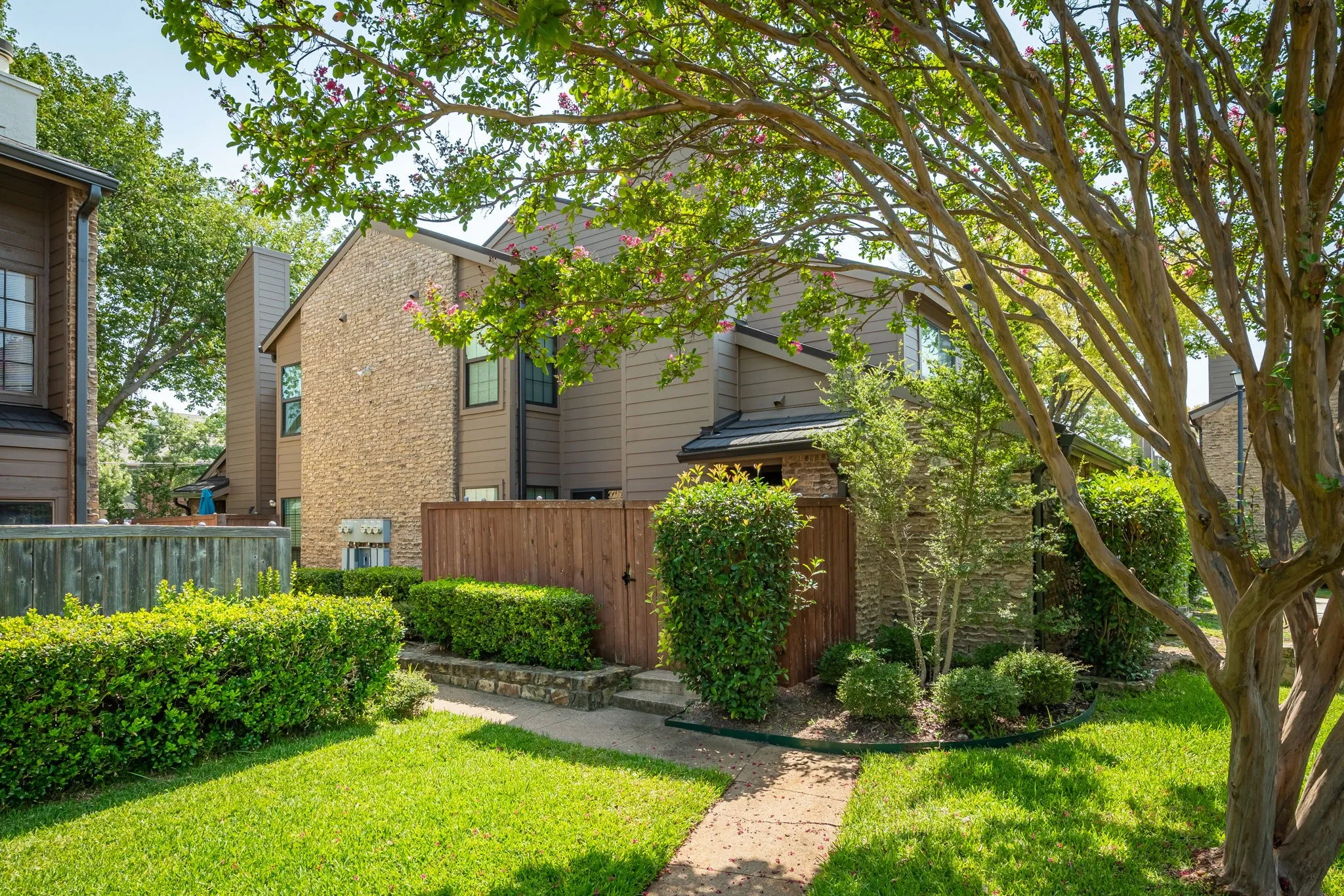 Condominium For Sale in Dallas County , 333 Melrose Drive 31D, Richardson, Texas 75080, 2 Bedroom, 2 Bathroom, Garage spaces, 1,377 Sqft, built in 2017, mls#21353046, Real Estate Agent in Richardson, Homes For Sale in Dallas county, Homes For Sale in Richardson, Realtor in Richardson Texas, Real Estate Brokerage Independent Realty Texas, Luminita Cordes Realtor