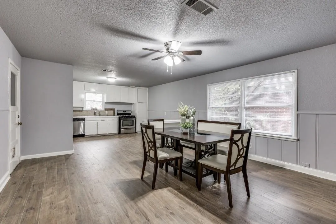 Single Family Residence For Rent in Tarrant County , 5513 Santa Barbara Avenue, Fort Worth, Texas 76114, 3 Bedroom, 2 Bathroom, 1 Garage spaces, 1,616 Sqft, built in 1956, mls#21353288, Real Estate Agent in Fort Worth, Homes For Rent in Tarrant county, Homes For Rent in Fort Worth, Realtor in Fort Worth Texas, Real Estate Brokerage Independent Realty Texas, Luminita Cordes Realtor