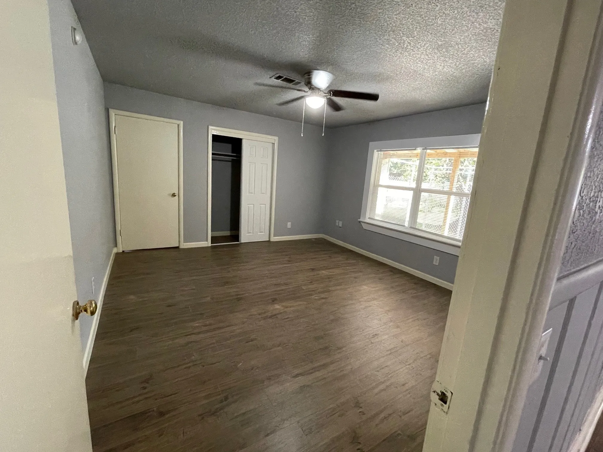 Single Family Residence For Rent in Tarrant County , 5513 Santa Barbara Avenue, Fort Worth, Texas 76114, 3 Bedroom, 2 Bathroom, 1 Garage spaces, 1,616 Sqft, built in 1956, mls#21353288, Real Estate Agent in Fort Worth, Homes For Rent in Tarrant county, Homes For Rent in Fort Worth, Realtor in Fort Worth Texas, Real Estate Brokerage Independent Realty Texas, Luminita Cordes Realtor