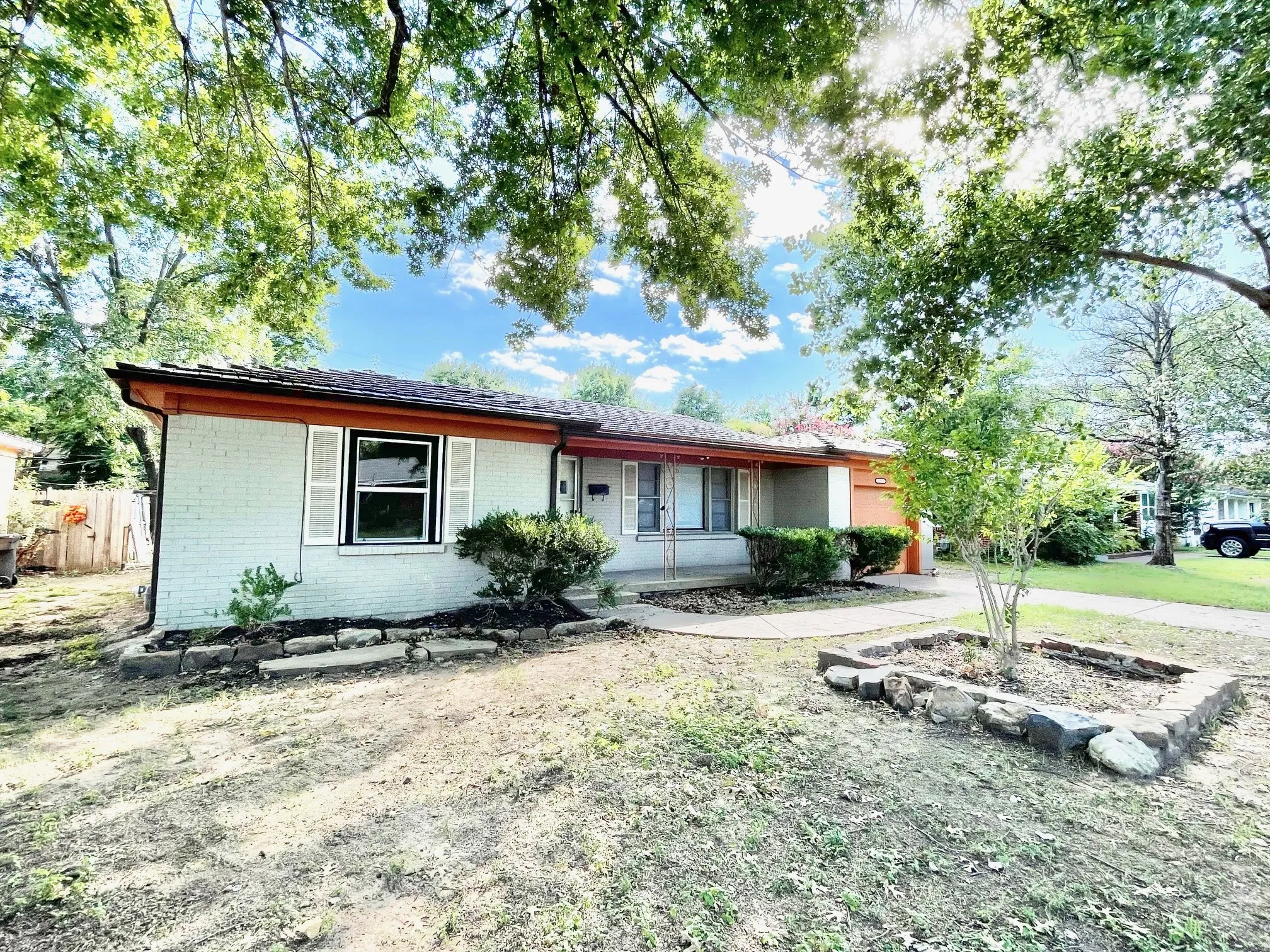 Single Family Residence For Rent in Tarrant County , 5513 Santa Barbara Avenue, Fort Worth, Texas 76114, 3 Bedroom, 2 Bathroom, 1 Garage spaces, 1,616 Sqft, built in 1956, mls#21353288, Real Estate Agent in Fort Worth, Homes For Rent in Tarrant county, Homes For Rent in Fort Worth, Realtor in Fort Worth Texas, Real Estate Brokerage Independent Realty Texas, Luminita Cordes Realtor
