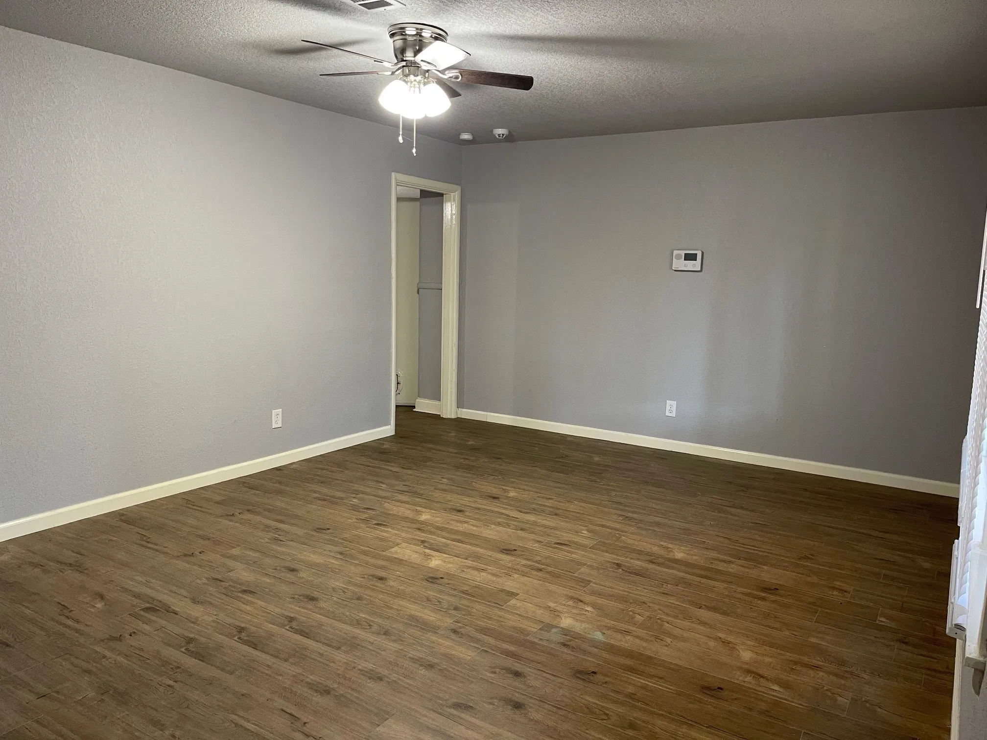 Single Family Residence For Rent in Tarrant County , 5513 Santa Barbara Avenue, Fort Worth, Texas 76114, 3 Bedroom, 2 Bathroom, 1 Garage spaces, 1,616 Sqft, built in 1956, mls#21353288, Real Estate Agent in Fort Worth, Homes For Rent in Tarrant county, Homes For Rent in Fort Worth, Realtor in Fort Worth Texas, Real Estate Brokerage Independent Realty Texas, Luminita Cordes Realtor