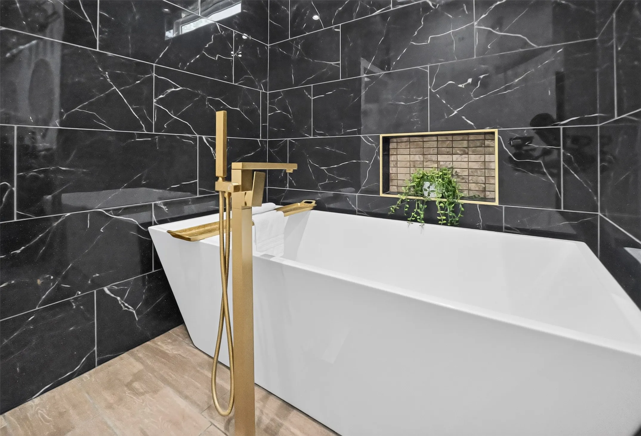 Bathtub