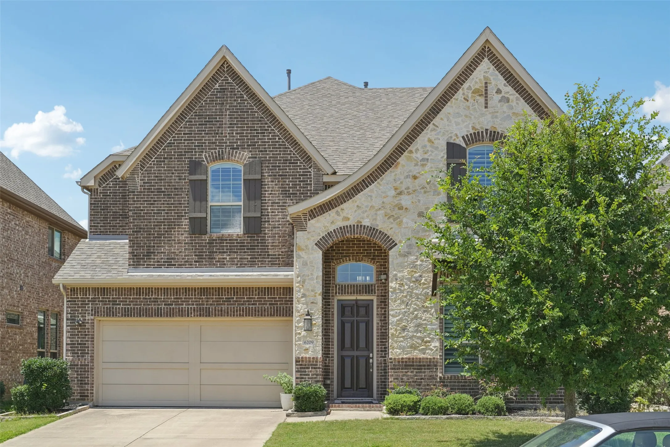 Single Family Residence For Rent in Dallas County , 6209 Verbena Lane, Irving, Texas 75039, 5 Bedroom, 5 Bathroom, 2 Garage spaces, 4,141 Sqft, built in 2018, mls#21353298, Real Estate Agent in Irving, Homes For Rent in Dallas county, Homes For Rent in Irving, Realtor in Irving Texas, Real Estate Brokerage Independent Realty Texas, Luminita Cordes Realtor