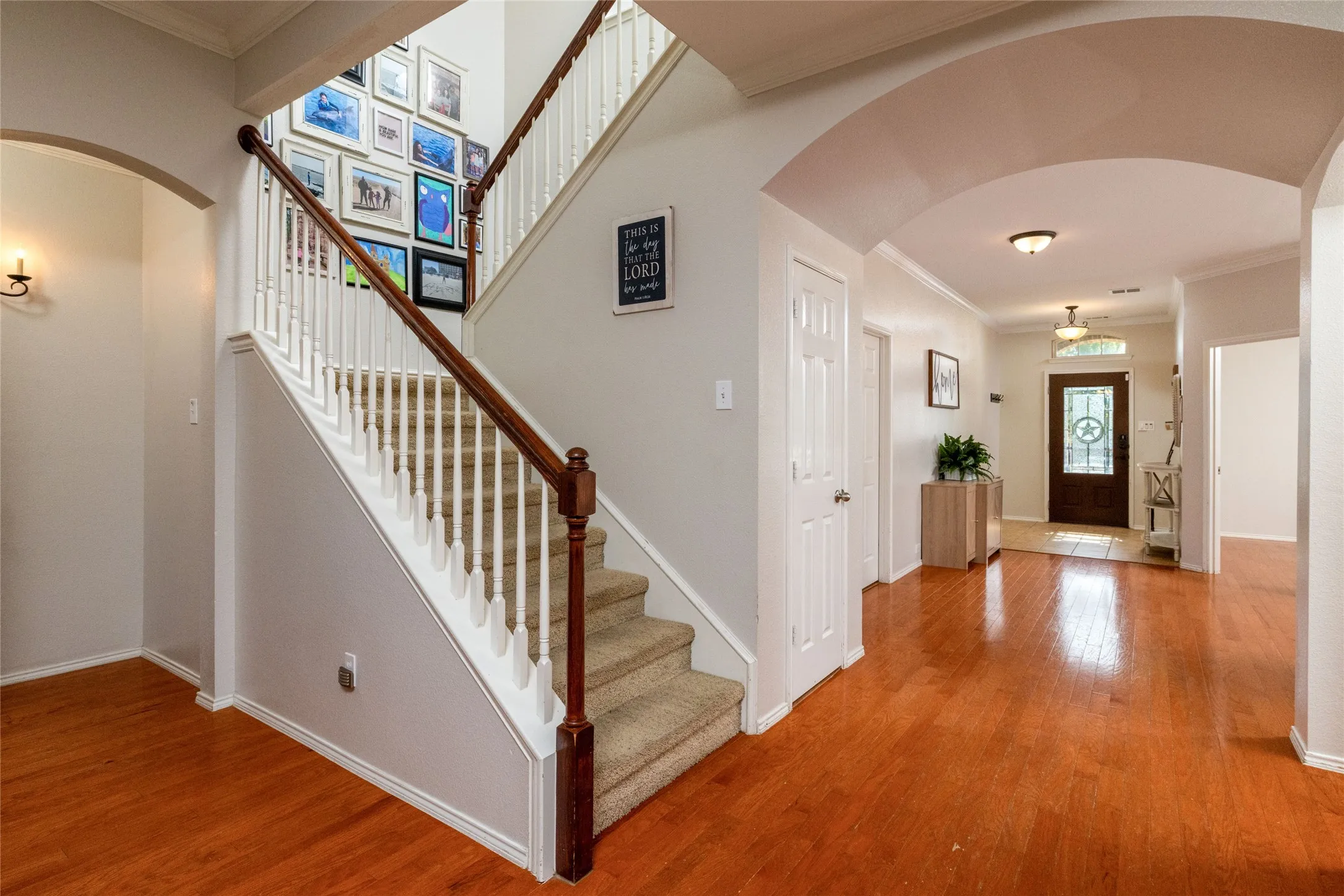 Single Family Residence For Sale in Denton County , 15647 Gatehouse Drive, Fort Worth, Texas 76262, 4 Bedroom, 4 Bathroom, 3 Garage spaces, 3,278 Sqft, built in 2008, mls#21351528, Real Estate Agent in Fort Worth, Homes For Sale in Denton county, Homes For Sale in Fort Worth, Realtor in Fort Worth Texas, Real Estate Brokerage Independent Realty Texas, Luminita Cordes Realtor