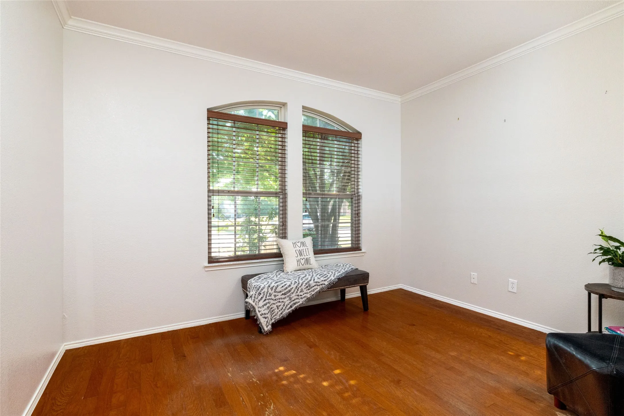 Single Family Residence For Sale in Denton County , 15647 Gatehouse Drive, Fort Worth, Texas 76262, 4 Bedroom, 4 Bathroom, 3 Garage spaces, 3,278 Sqft, built in 2008, mls#21351528, Real Estate Agent in Fort Worth, Homes For Sale in Denton county, Homes For Sale in Fort Worth, Realtor in Fort Worth Texas, Real Estate Brokerage Independent Realty Texas, Luminita Cordes Realtor
