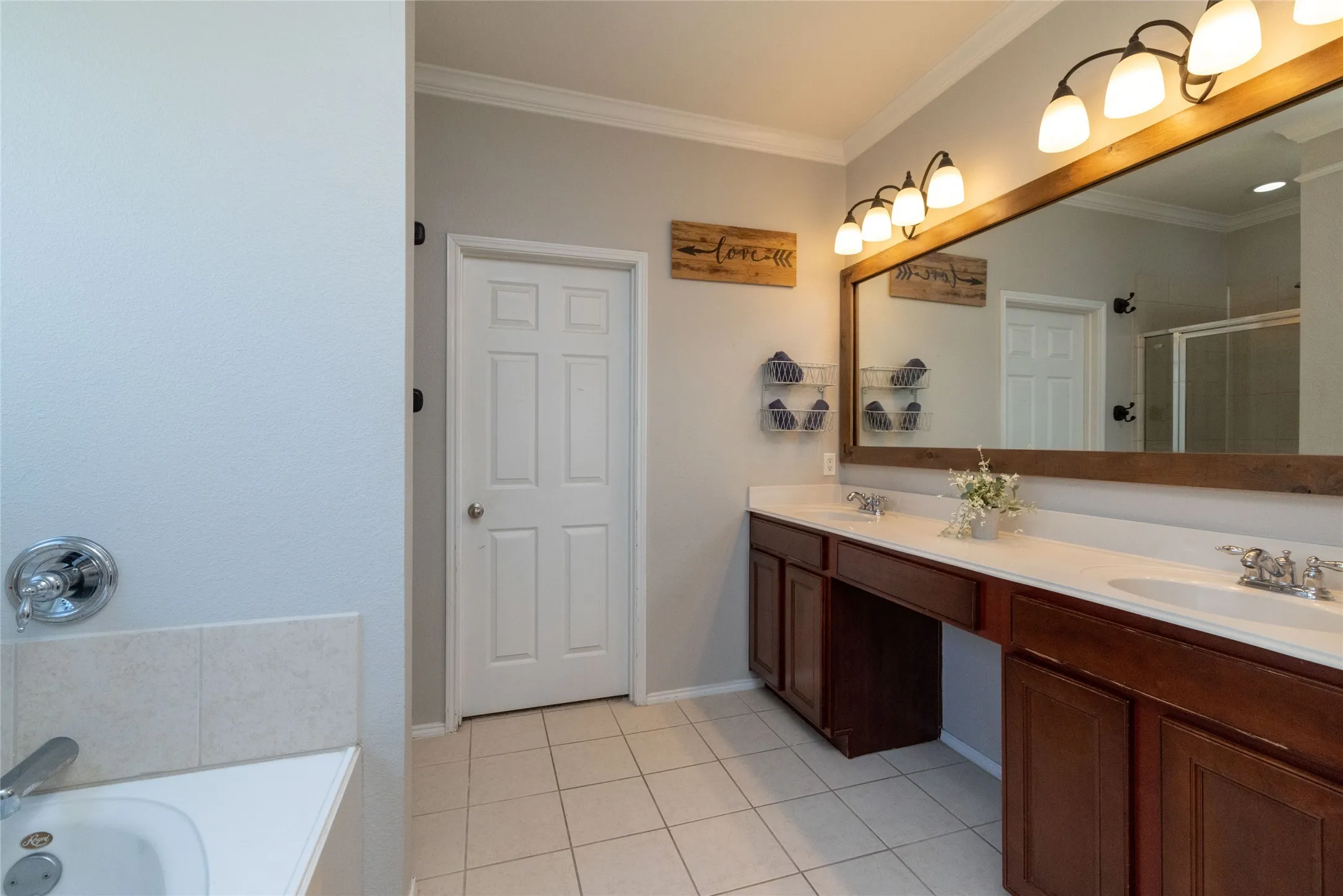 Single Family Residence For Sale in Denton County , 15647 Gatehouse Drive, Fort Worth, Texas 76262, 4 Bedroom, 4 Bathroom, 3 Garage spaces, 3,278 Sqft, built in 2008, mls#21351528, Real Estate Agent in Fort Worth, Homes For Sale in Denton county, Homes For Sale in Fort Worth, Realtor in Fort Worth Texas, Real Estate Brokerage Independent Realty Texas, Luminita Cordes Realtor