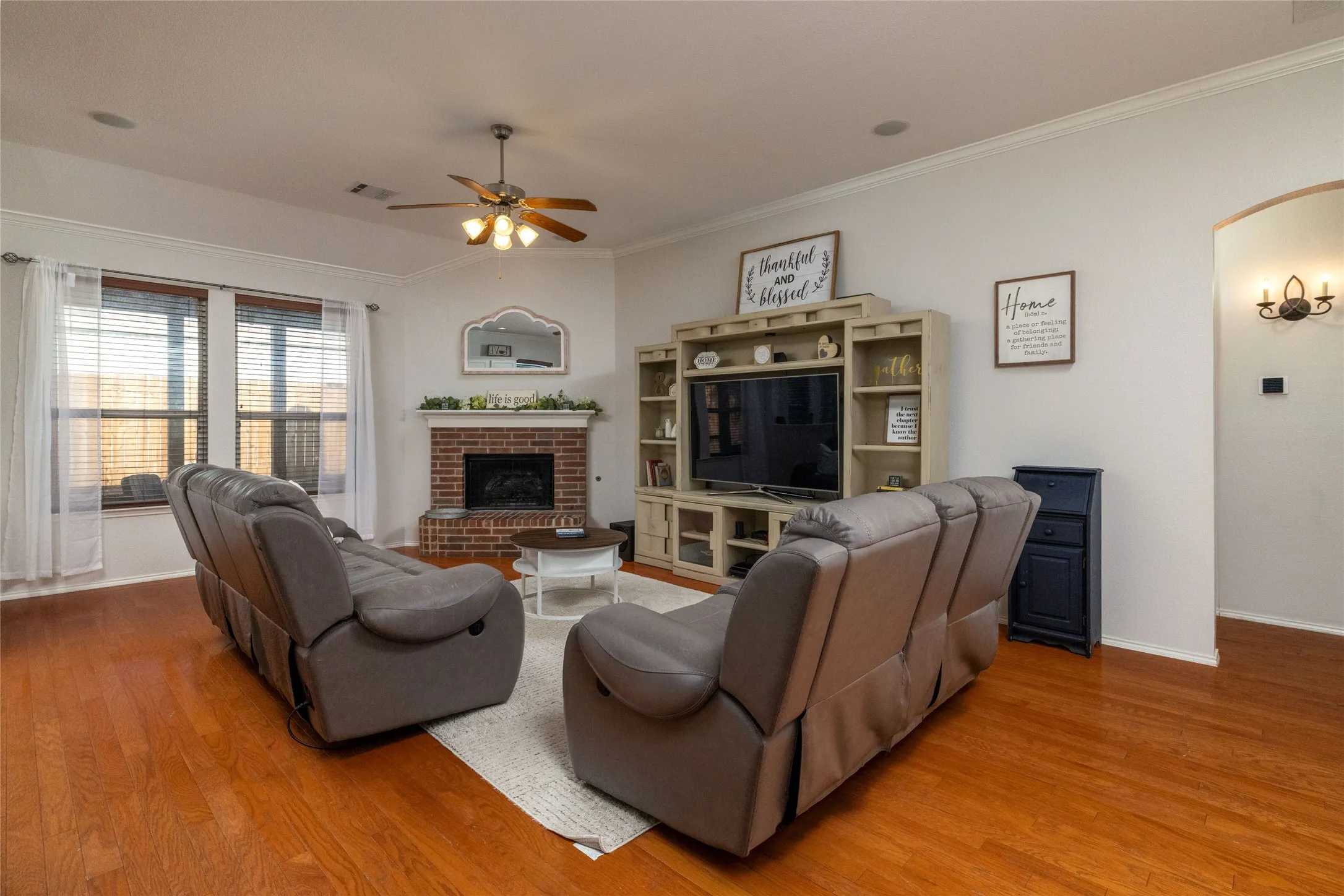 Single Family Residence For Sale in Denton County , 15647 Gatehouse Drive, Fort Worth, Texas 76262, 4 Bedroom, 4 Bathroom, 3 Garage spaces, 3,278 Sqft, built in 2008, mls#21351528, Real Estate Agent in Fort Worth, Homes For Sale in Denton county, Homes For Sale in Fort Worth, Realtor in Fort Worth Texas, Real Estate Brokerage Independent Realty Texas, Luminita Cordes Realtor