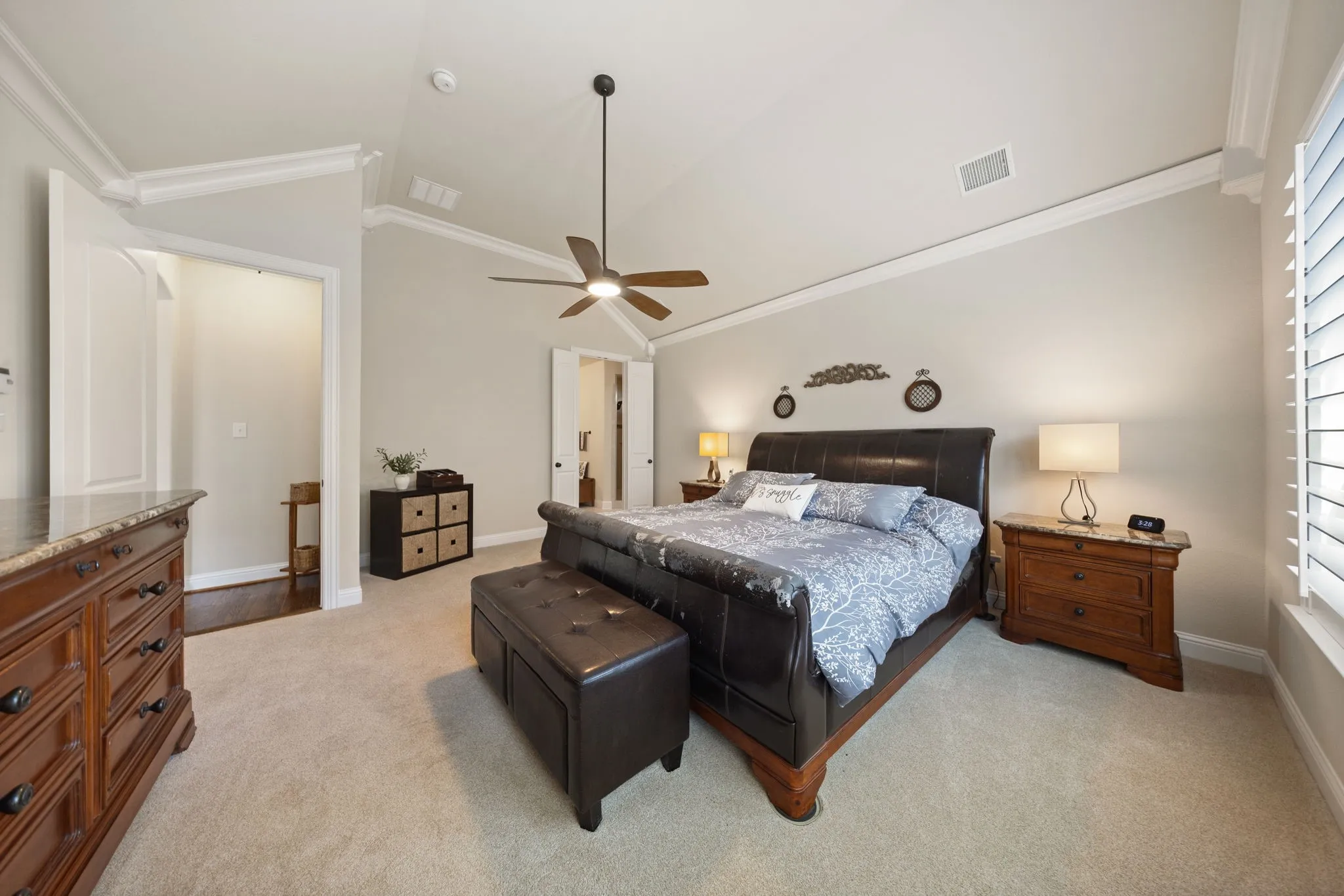 Single Family Residence For Sale in Denton County , 3504 Ashley Gardens, The Colony, Texas 75056, 3 Bedroom, 2 Bathroom, 2 Garage spaces, 2,403 Sqft, built in 2013, mls#21353287, Real Estate Agent in The Colony, Homes For Sale in Denton county, Homes For Sale in The Colony, Realtor in The Colony Texas, Real Estate Brokerage Independent Realty Texas, Luminita Cordes Realtor