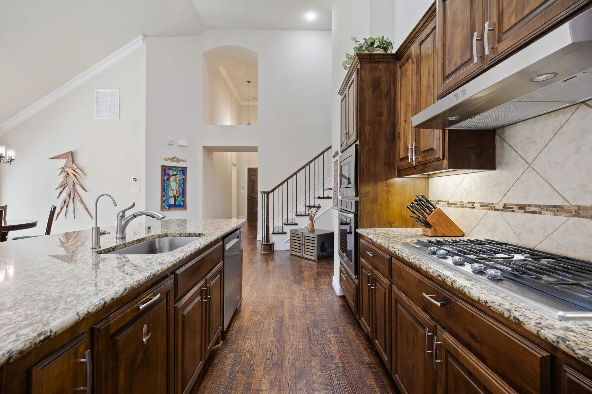 Single Family Residence For Sale in Denton County , 3504 Ashley Gardens, The Colony, Texas 75056, 3 Bedroom, 2 Bathroom, 2 Garage spaces, 2,403 Sqft, built in 2013, mls#21353287, Real Estate Agent in The Colony, Homes For Sale in Denton county, Homes For Sale in The Colony, Realtor in The Colony Texas, Real Estate Brokerage Independent Realty Texas, Luminita Cordes Realtor
