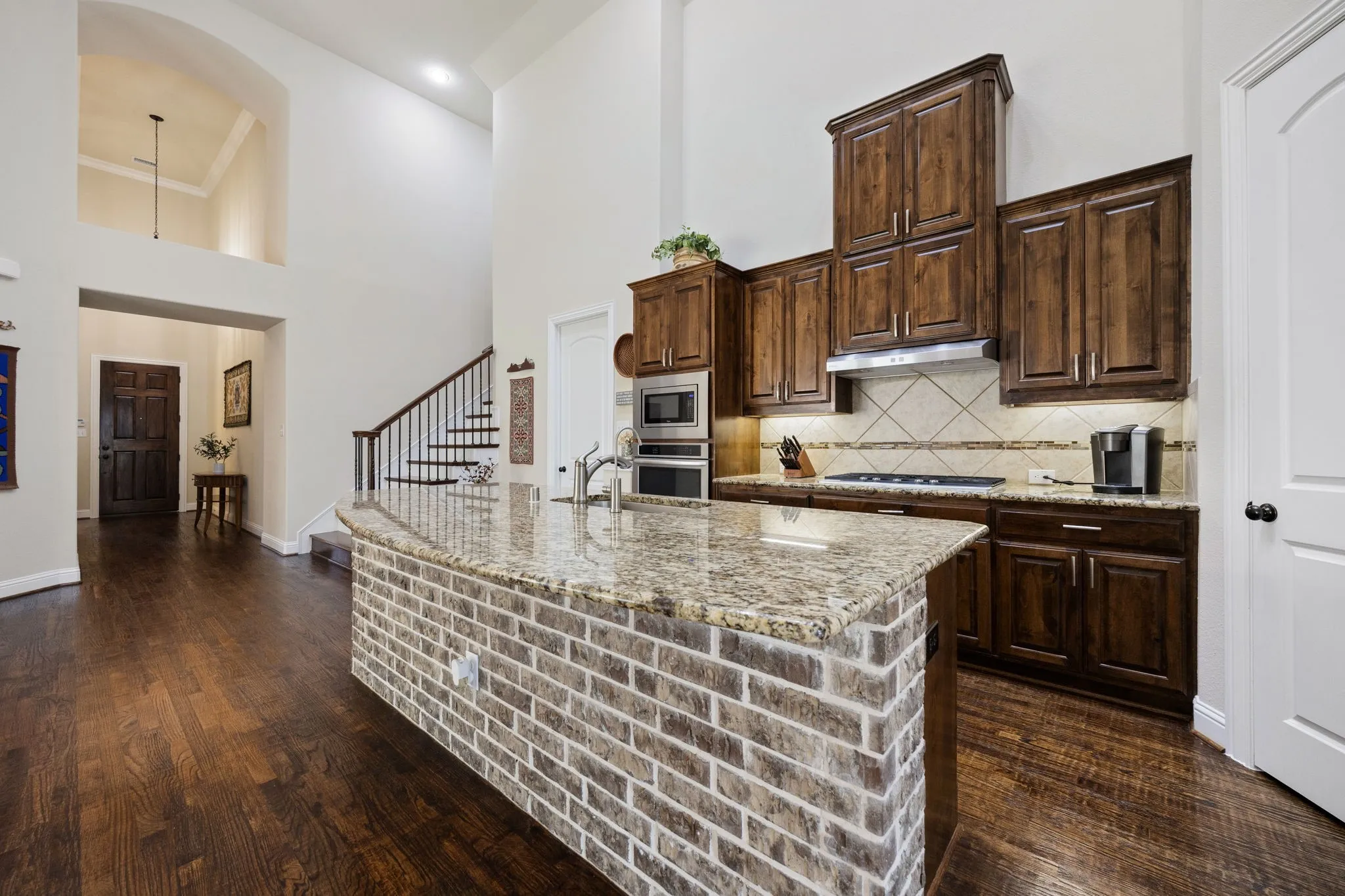 Single Family Residence For Sale in Denton County , 3504 Ashley Gardens, The Colony, Texas 75056, 3 Bedroom, 2 Bathroom, 2 Garage spaces, 2,403 Sqft, built in 2013, mls#21353287, Real Estate Agent in The Colony, Homes For Sale in Denton county, Homes For Sale in The Colony, Realtor in The Colony Texas, Real Estate Brokerage Independent Realty Texas, Luminita Cordes Realtor