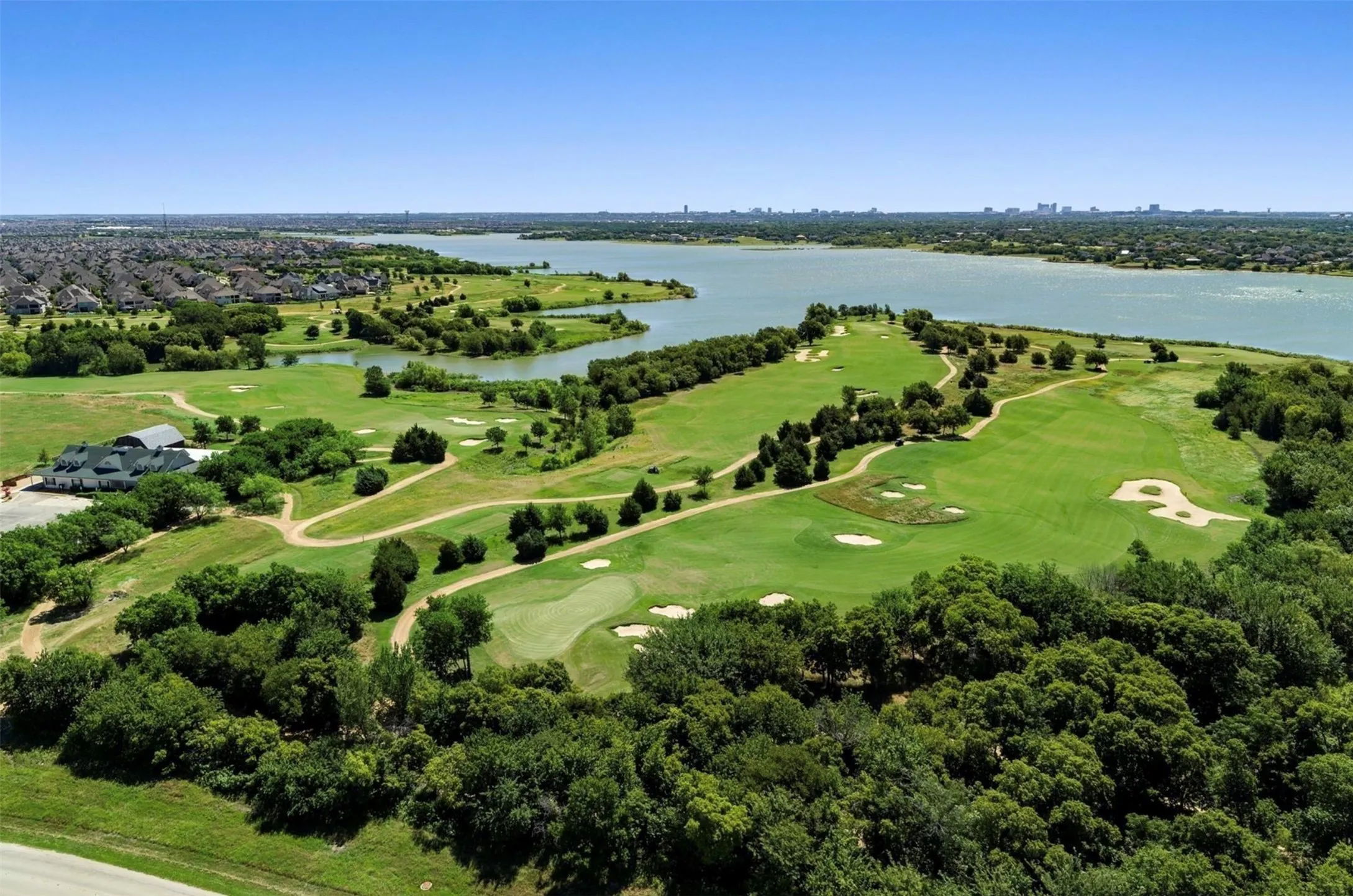 Single Family Residence For Sale in Denton County , 3504 Ashley Gardens, The Colony, Texas 75056, 3 Bedroom, 2 Bathroom, 2 Garage spaces, 2,403 Sqft, built in 2013, mls#21353287, Real Estate Agent in The Colony, Homes For Sale in Denton county, Homes For Sale in The Colony, Realtor in The Colony Texas, Real Estate Brokerage Independent Realty Texas, Luminita Cordes Realtor