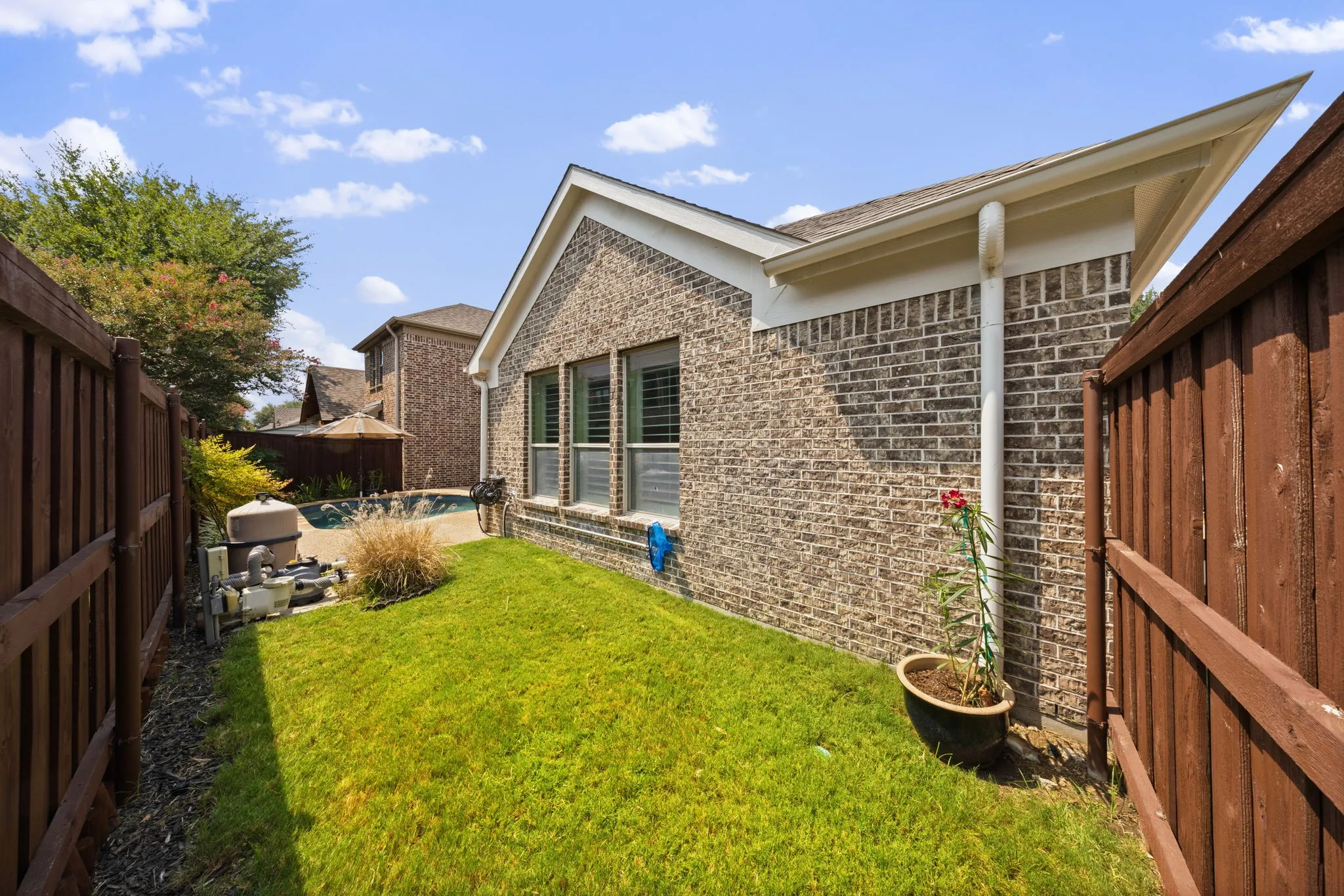 Single Family Residence For Sale in Denton County , 3504 Ashley Gardens, The Colony, Texas 75056, 3 Bedroom, 2 Bathroom, 2 Garage spaces, 2,403 Sqft, built in 2013, mls#21353287, Real Estate Agent in The Colony, Homes For Sale in Denton county, Homes For Sale in The Colony, Realtor in The Colony Texas, Real Estate Brokerage Independent Realty Texas, Luminita Cordes Realtor