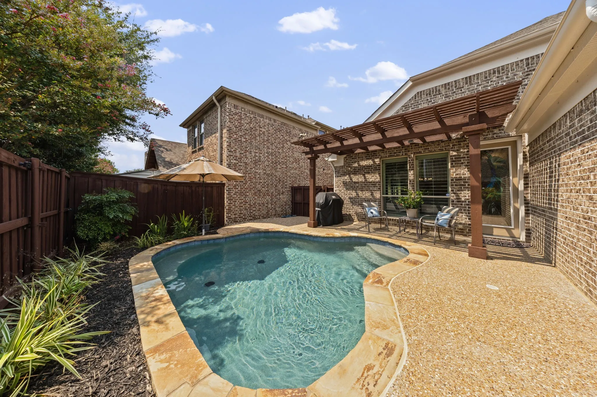 Single Family Residence For Sale in Denton County , 3504 Ashley Gardens, The Colony, Texas 75056, 3 Bedroom, 2 Bathroom, 2 Garage spaces, 2,403 Sqft, built in 2013, mls#21353287, Real Estate Agent in The Colony, Homes For Sale in Denton county, Homes For Sale in The Colony, Realtor in The Colony Texas, Real Estate Brokerage Independent Realty Texas, Luminita Cordes Realtor