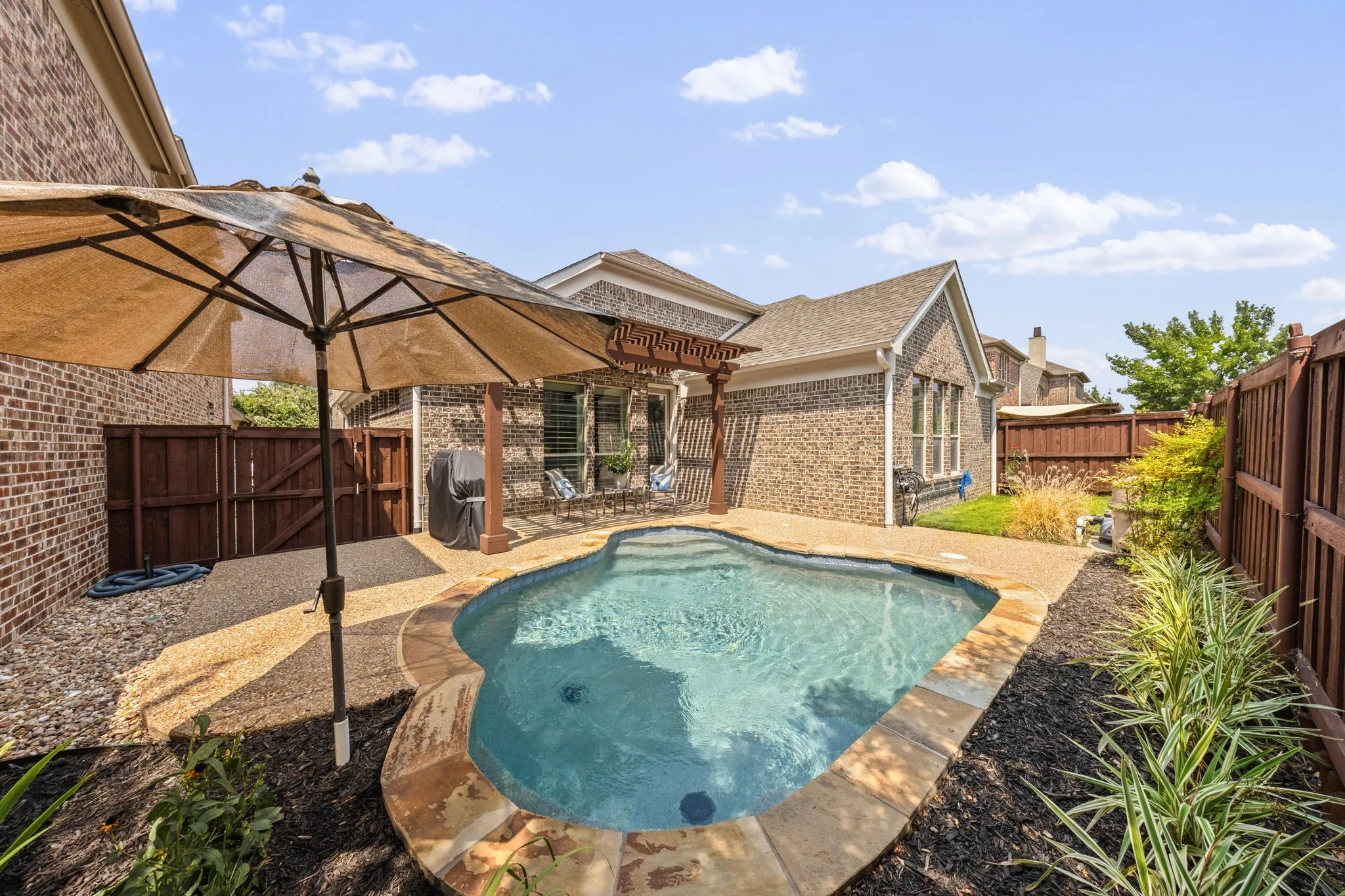 Single Family Residence For Sale in Denton County , 3504 Ashley Gardens, The Colony, Texas 75056, 3 Bedroom, 2 Bathroom, 2 Garage spaces, 2,403 Sqft, built in 2013, mls#21353287, Real Estate Agent in The Colony, Homes For Sale in Denton county, Homes For Sale in The Colony, Realtor in The Colony Texas, Real Estate Brokerage Independent Realty Texas, Luminita Cordes Realtor