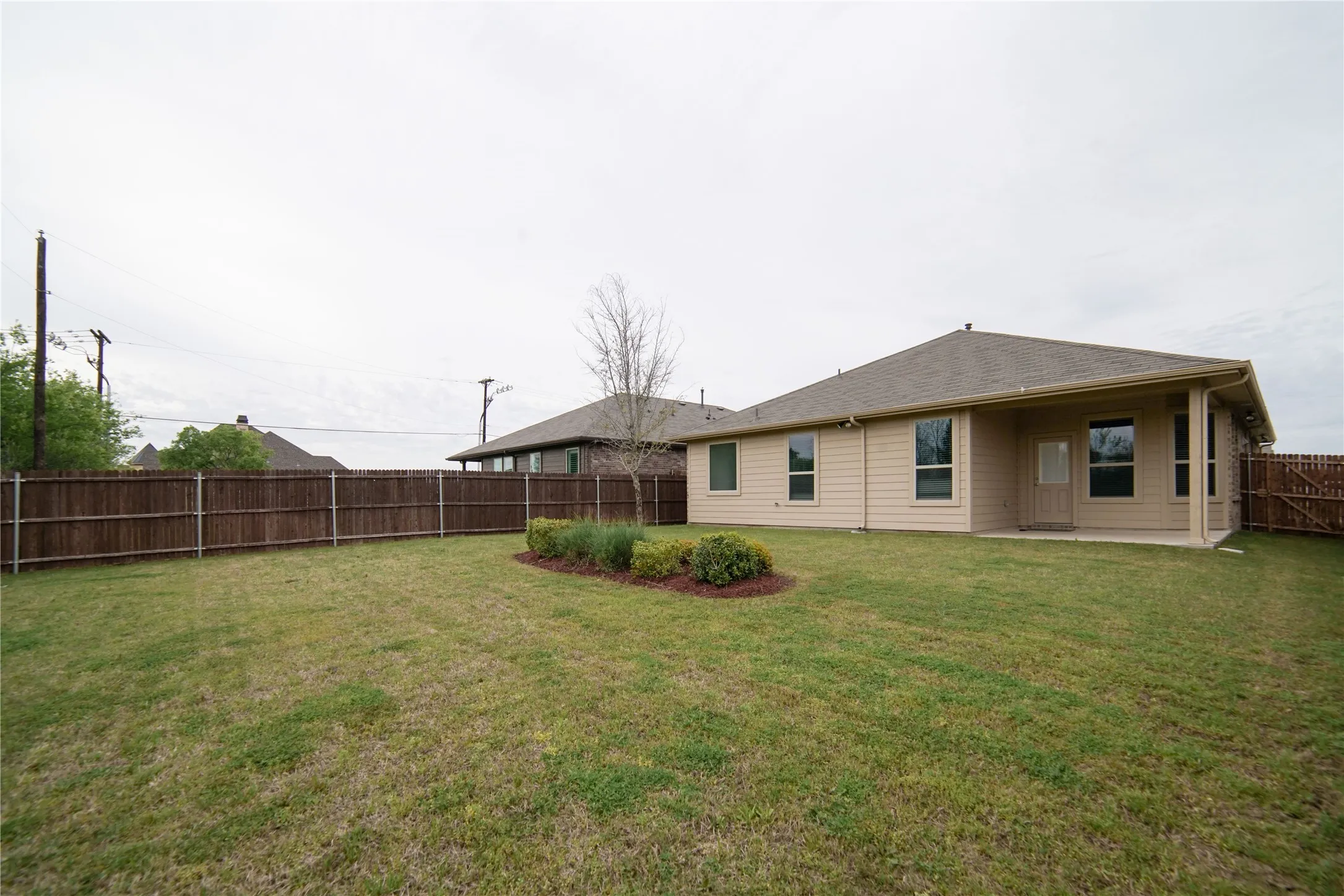 Single Family Residence For Rent in Denton County , 4004 Stone Trail Drive, Denton, Texas 76210, 4 Bedroom, 2 Bathroom, 2 Garage spaces, 1,820 Sqft, built in 2017, mls#21351465, Real Estate Agent in Denton, Homes For Rent in Denton county, Homes For Rent in Denton, Realtor in Denton Texas, Real Estate Brokerage Independent Realty Texas, Luminita Cordes Realtor