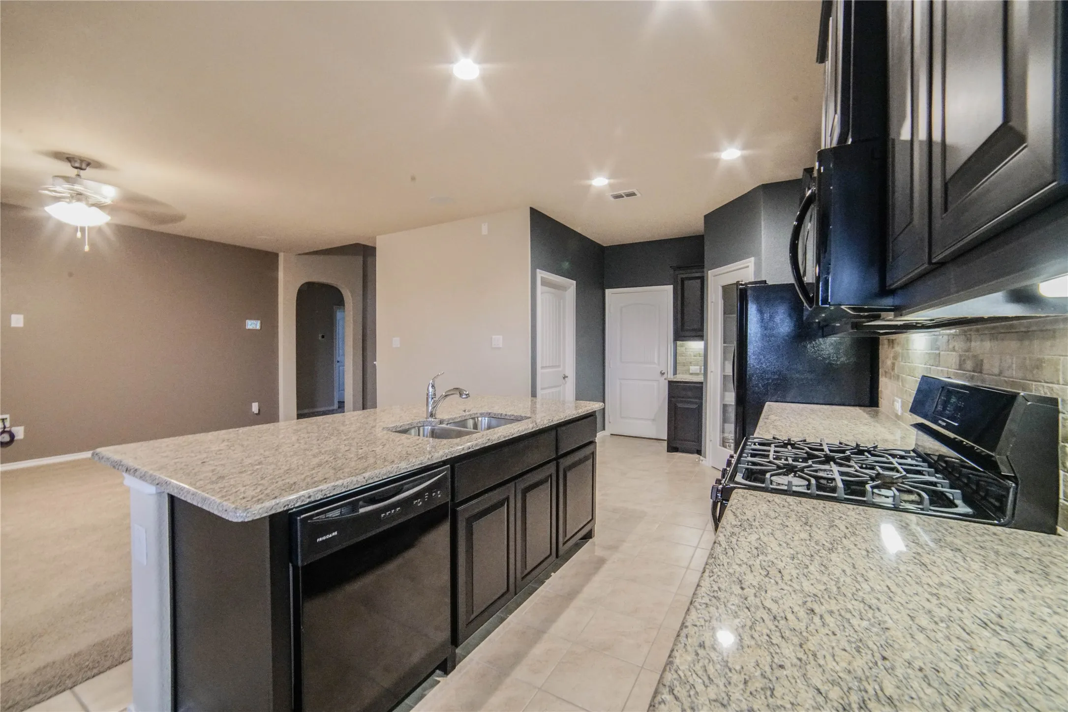 Single Family Residence For Rent in Denton County , 4004 Stone Trail Drive, Denton, Texas 76210, 4 Bedroom, 2 Bathroom, 2 Garage spaces, 1,820 Sqft, built in 2017, mls#21351465, Real Estate Agent in Denton, Homes For Rent in Denton county, Homes For Rent in Denton, Realtor in Denton Texas, Real Estate Brokerage Independent Realty Texas, Luminita Cordes Realtor