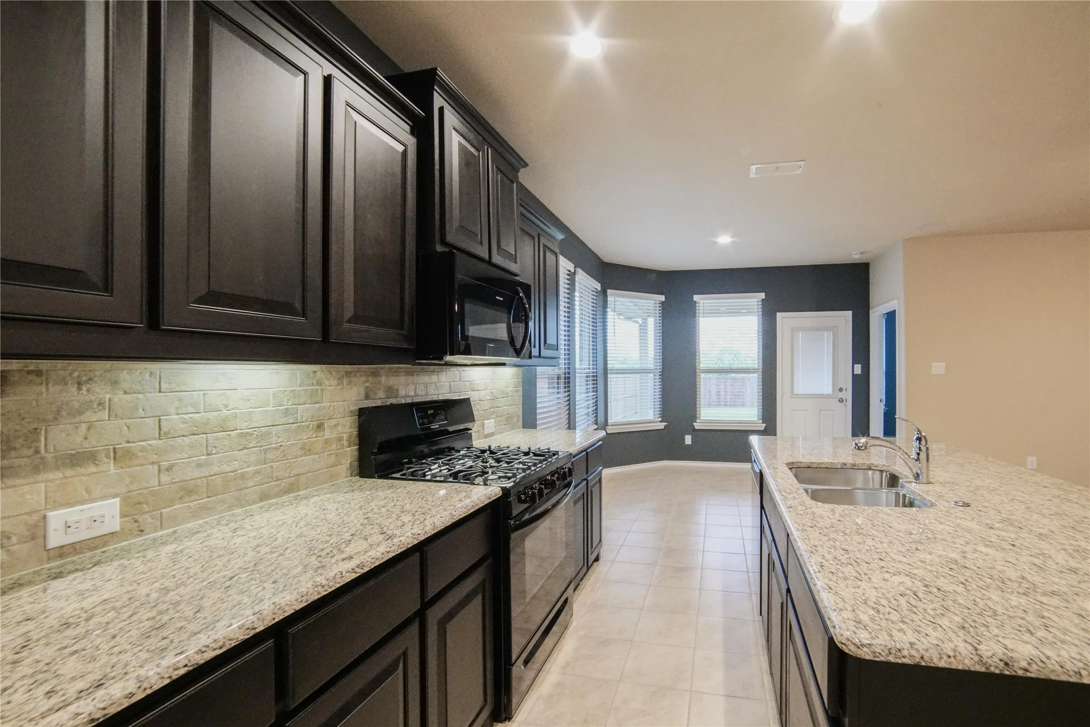 Single Family Residence For Rent in Denton County , 4004 Stone Trail Drive, Denton, Texas 76210, 4 Bedroom, 2 Bathroom, 2 Garage spaces, 1,820 Sqft, built in 2017, mls#21351465, Real Estate Agent in Denton, Homes For Rent in Denton county, Homes For Rent in Denton, Realtor in Denton Texas, Real Estate Brokerage Independent Realty Texas, Luminita Cordes Realtor