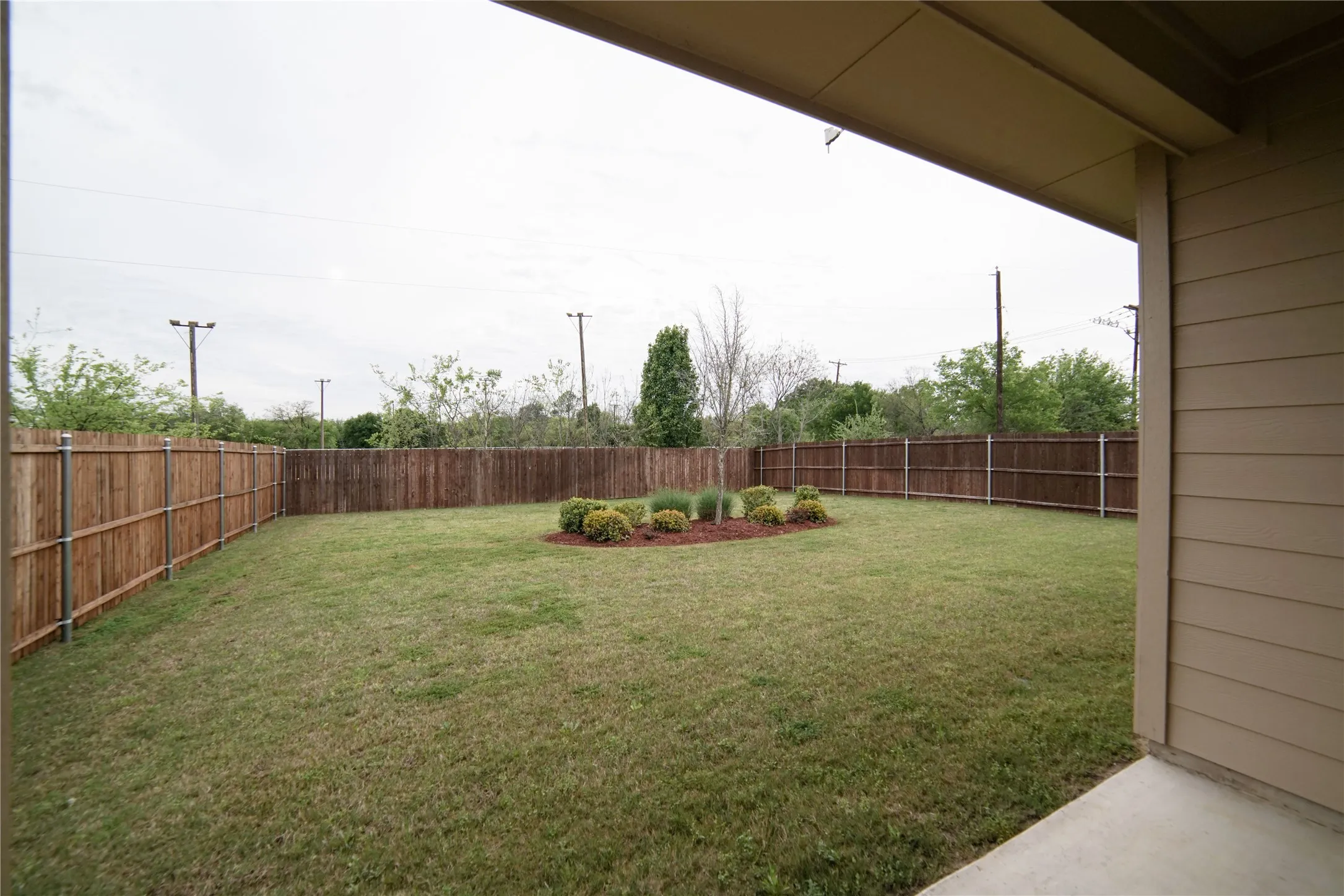 Single Family Residence For Rent in Denton County , 4004 Stone Trail Drive, Denton, Texas 76210, 4 Bedroom, 2 Bathroom, 2 Garage spaces, 1,820 Sqft, built in 2017, mls#21351465, Real Estate Agent in Denton, Homes For Rent in Denton county, Homes For Rent in Denton, Realtor in Denton Texas, Real Estate Brokerage Independent Realty Texas, Luminita Cordes Realtor
