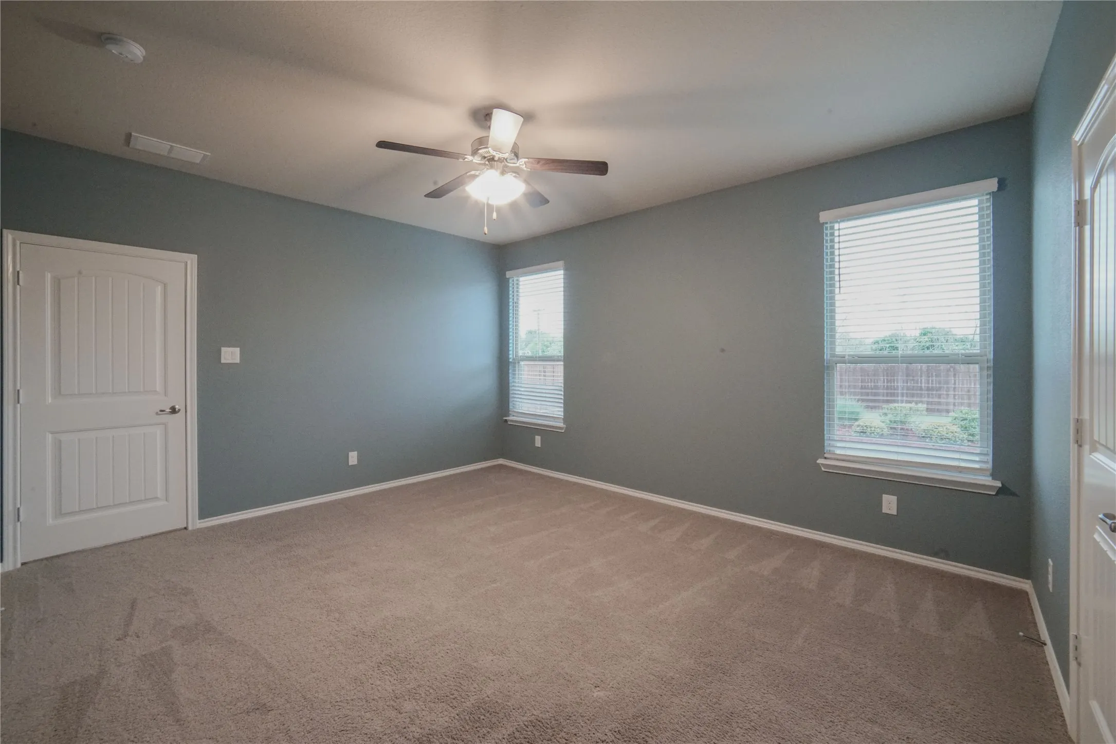 Single Family Residence For Rent in Denton County , 4004 Stone Trail Drive, Denton, Texas 76210, 4 Bedroom, 2 Bathroom, 2 Garage spaces, 1,820 Sqft, built in 2017, mls#21351465, Real Estate Agent in Denton, Homes For Rent in Denton county, Homes For Rent in Denton, Realtor in Denton Texas, Real Estate Brokerage Independent Realty Texas, Luminita Cordes Realtor