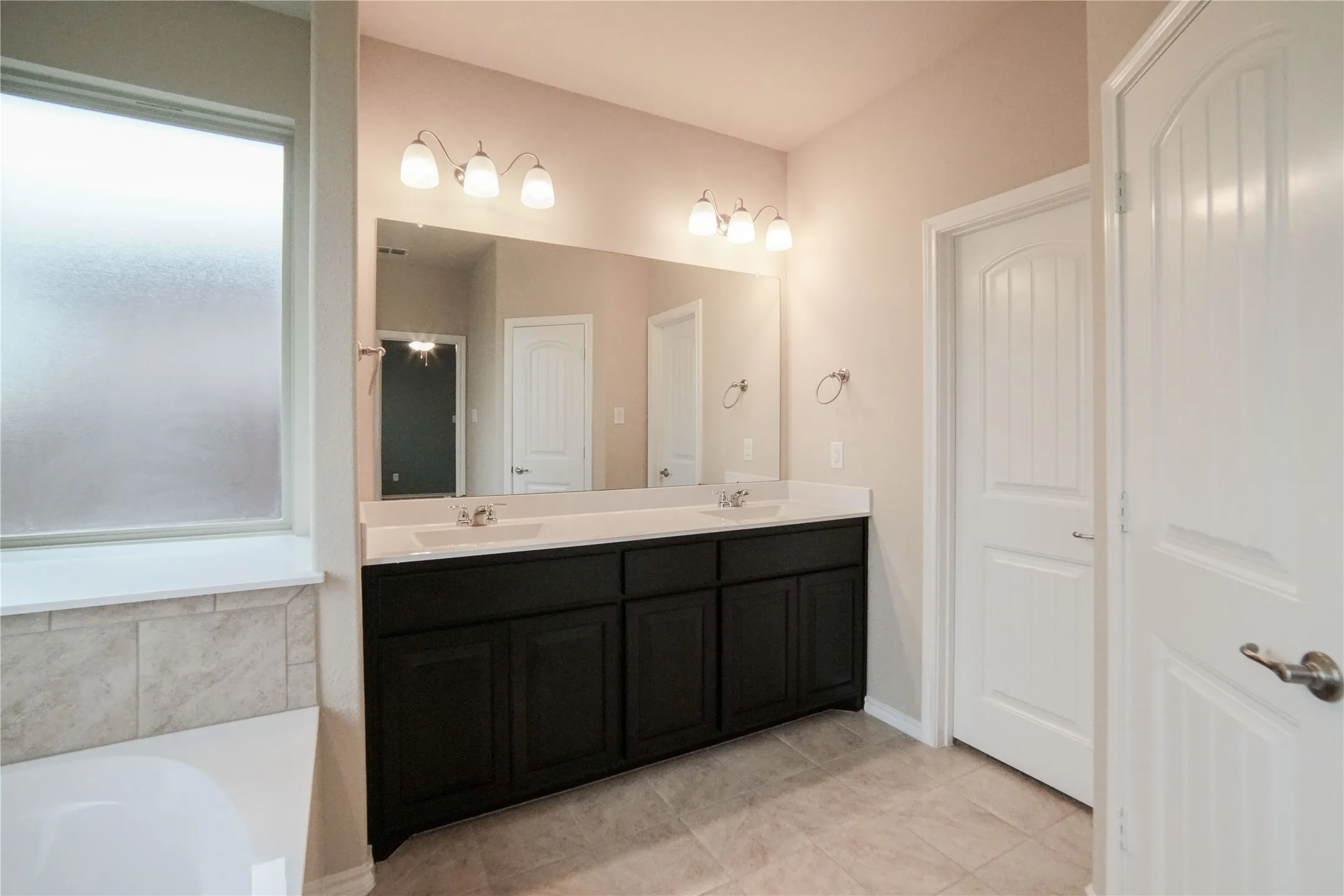 Single Family Residence For Rent in Denton County , 4004 Stone Trail Drive, Denton, Texas 76210, 4 Bedroom, 2 Bathroom, 2 Garage spaces, 1,820 Sqft, built in 2017, mls#21351465, Real Estate Agent in Denton, Homes For Rent in Denton county, Homes For Rent in Denton, Realtor in Denton Texas, Real Estate Brokerage Independent Realty Texas, Luminita Cordes Realtor