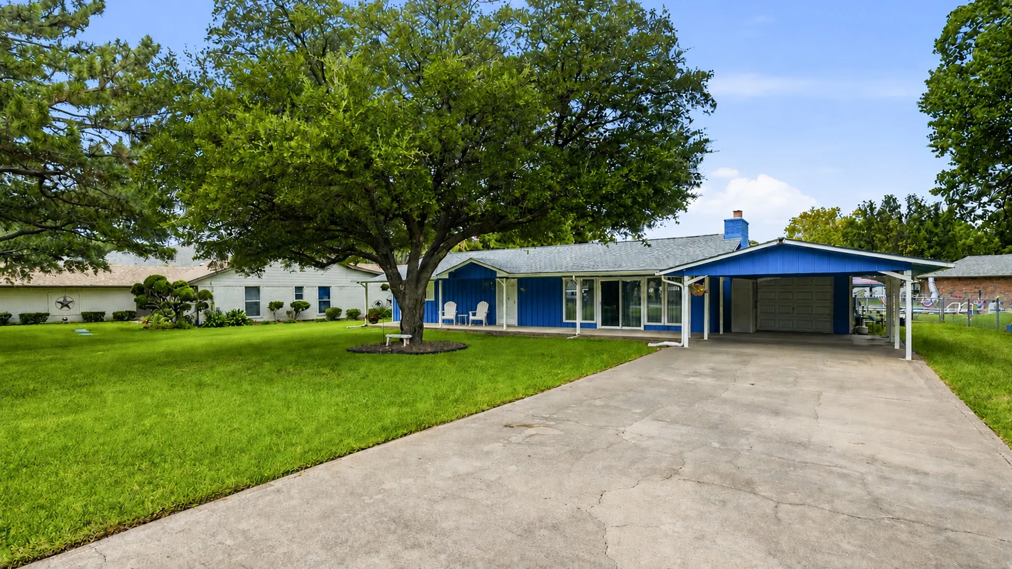 Single Family Residence For Sale in Hood County , 3904 Winding Way, Granbury, Texas 76049, 2 Bedroom, 2 Bathroom, 1 Garage spaces, 1,662 Sqft, built in 1978, mls#21351940, Real Estate Agent in Granbury, Homes For Sale in Hood county, Homes For Sale in Granbury, Realtor in Granbury Texas, Real Estate Brokerage Independent Realty Texas, Luminita Cordes Realtor