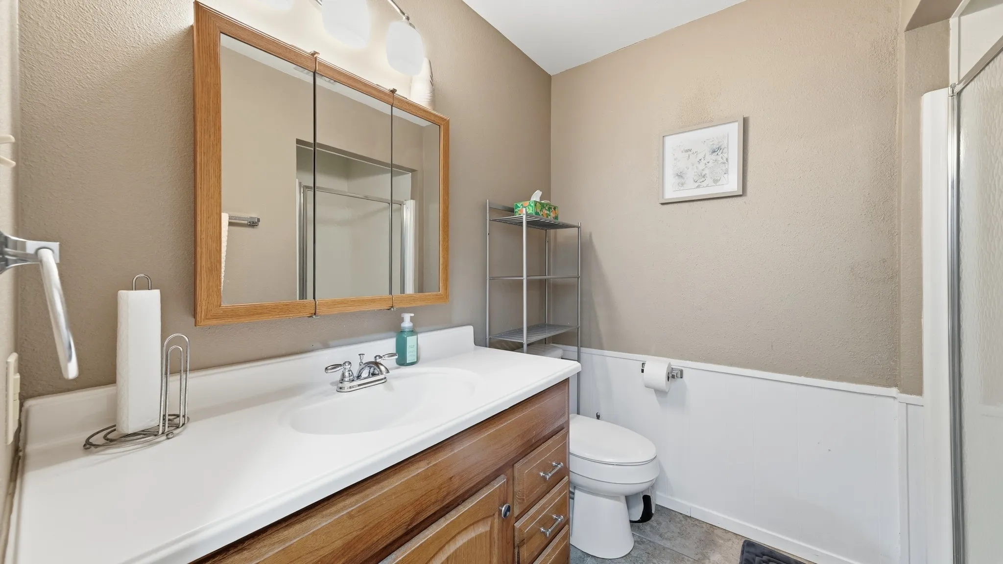 Single Family Residence For Sale in Hood County , 3904 Winding Way, Granbury, Texas 76049, 2 Bedroom, 2 Bathroom, 1 Garage spaces, 1,662 Sqft, built in 1978, mls#21351940, Real Estate Agent in Granbury, Homes For Sale in Hood county, Homes For Sale in Granbury, Realtor in Granbury Texas, Real Estate Brokerage Independent Realty Texas, Luminita Cordes Realtor