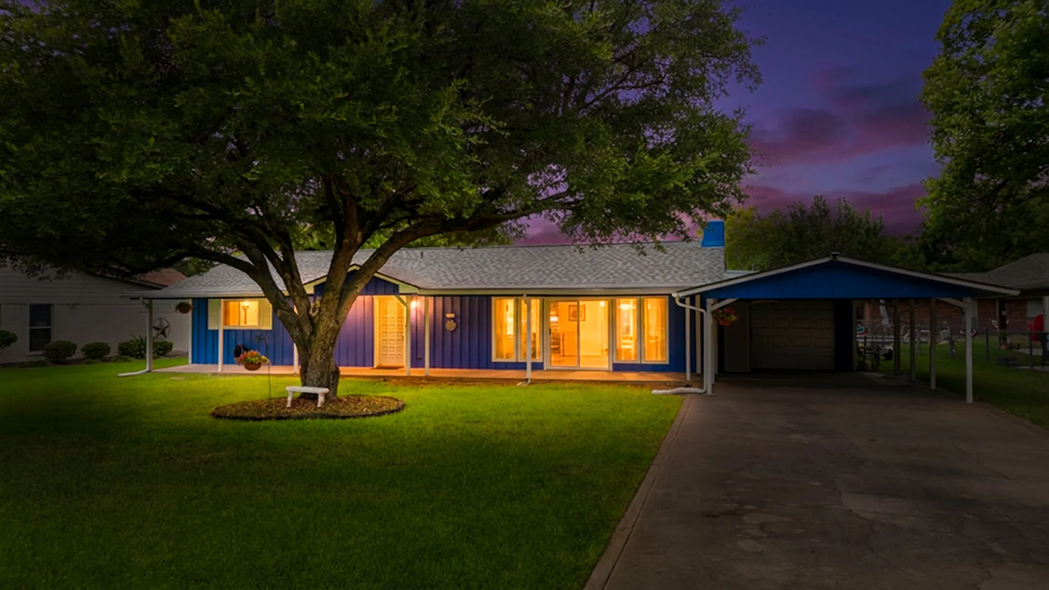 Single Family Residence For Sale in Hood County , 3904 Winding Way, Granbury, Texas 76049, 2 Bedroom, 2 Bathroom, 1 Garage spaces, 1,662 Sqft, built in 1978, mls#21351940, Real Estate Agent in Granbury, Homes For Sale in Hood county, Homes For Sale in Granbury, Realtor in Granbury Texas, Real Estate Brokerage Independent Realty Texas, Luminita Cordes Realtor