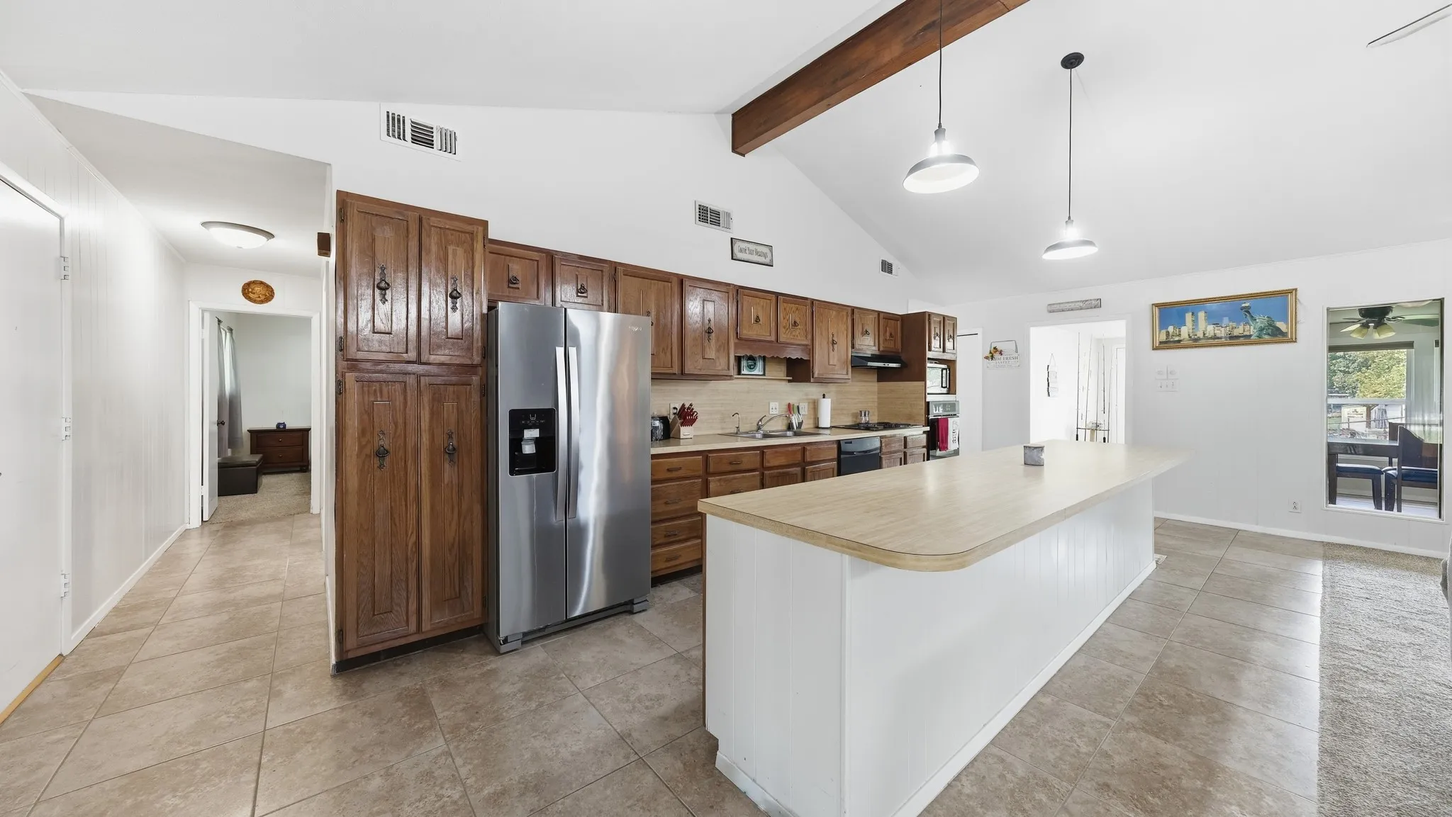 Single Family Residence For Sale in Hood County , 3904 Winding Way, Granbury, Texas 76049, 2 Bedroom, 2 Bathroom, 1 Garage spaces, 1,662 Sqft, built in 1978, mls#21351940, Real Estate Agent in Granbury, Homes For Sale in Hood county, Homes For Sale in Granbury, Realtor in Granbury Texas, Real Estate Brokerage Independent Realty Texas, Luminita Cordes Realtor