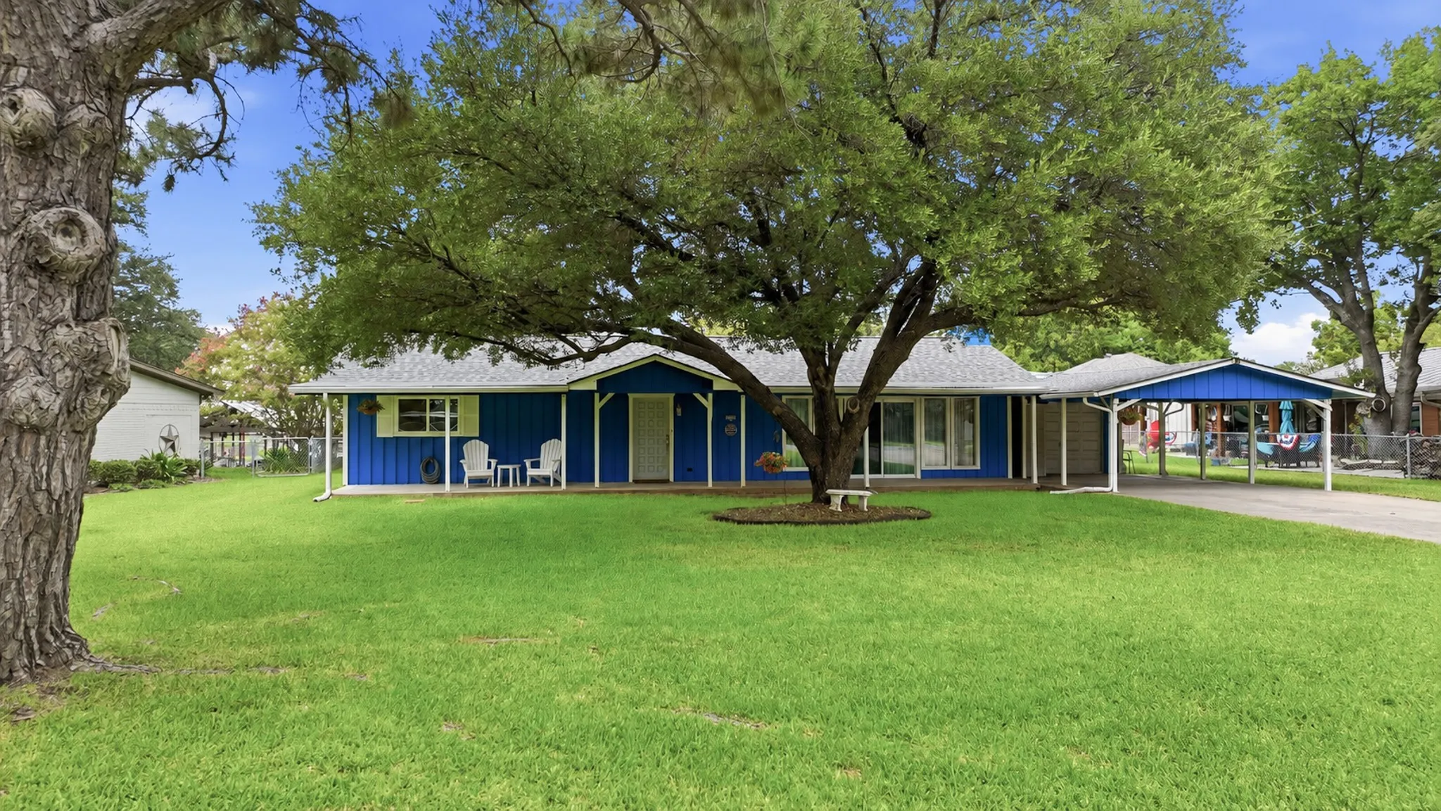Single Family Residence For Sale in Hood County , 3904 Winding Way, Granbury, Texas 76049, 2 Bedroom, 2 Bathroom, 1 Garage spaces, 1,662 Sqft, built in 1978, mls#21351940, Real Estate Agent in Granbury, Homes For Sale in Hood county, Homes For Sale in Granbury, Realtor in Granbury Texas, Real Estate Brokerage Independent Realty Texas, Luminita Cordes Realtor